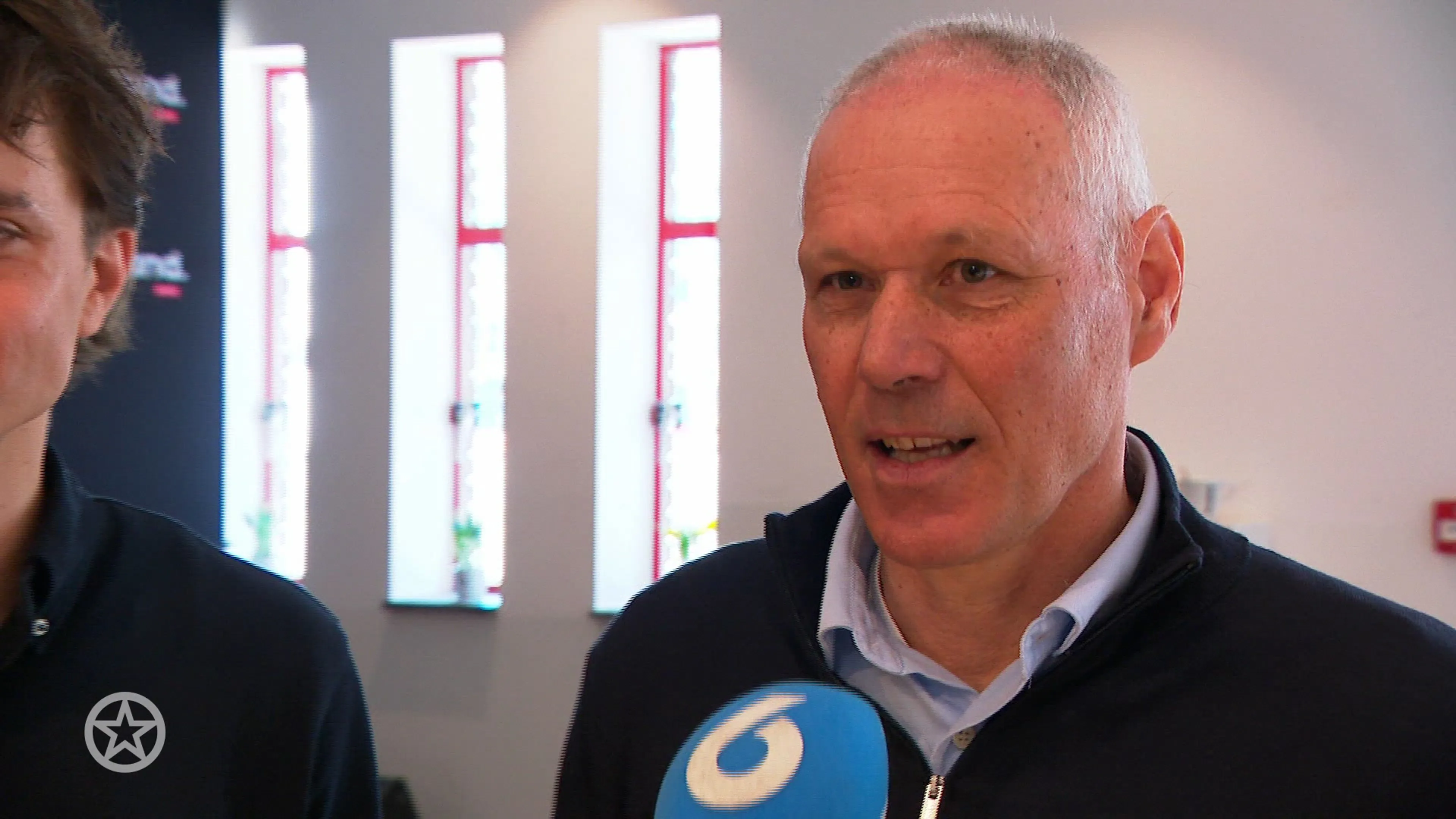 Marco van Basten vereerd met nieuwe serie