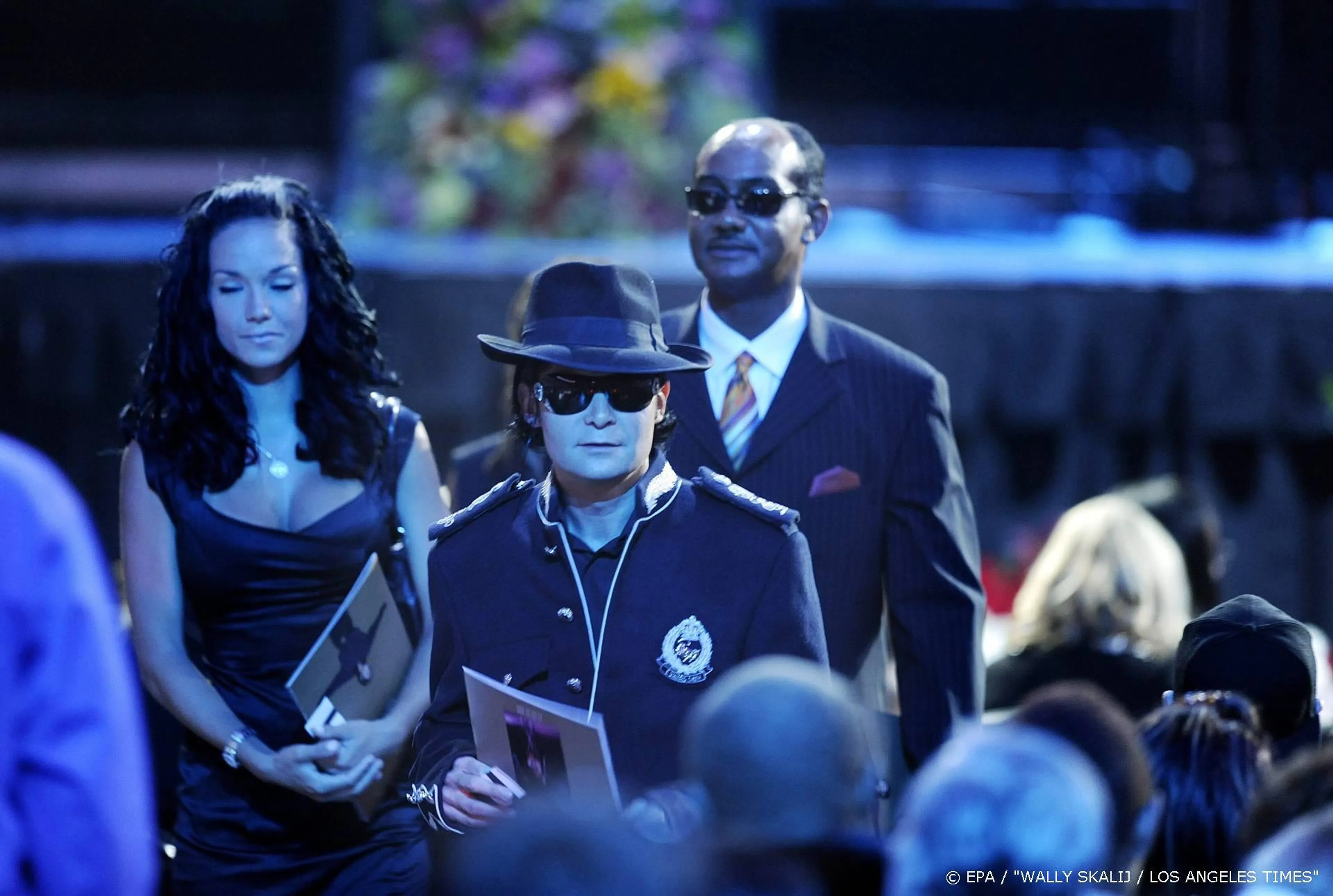 Corey Feldman beschuldigt in docu Charlie Sheen van misbruik