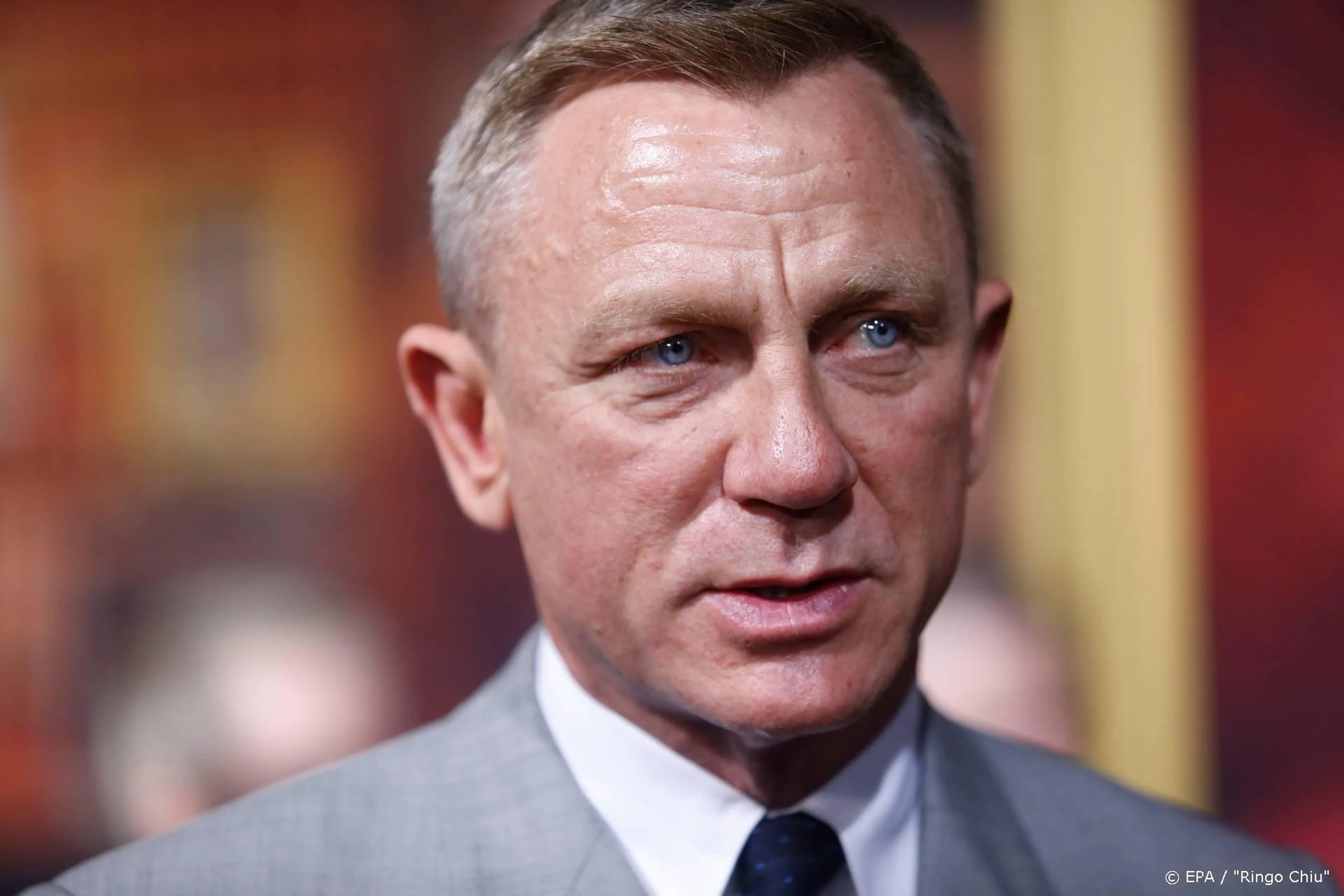 Daniel Craig persifleert Bond bij Saturday Night Live