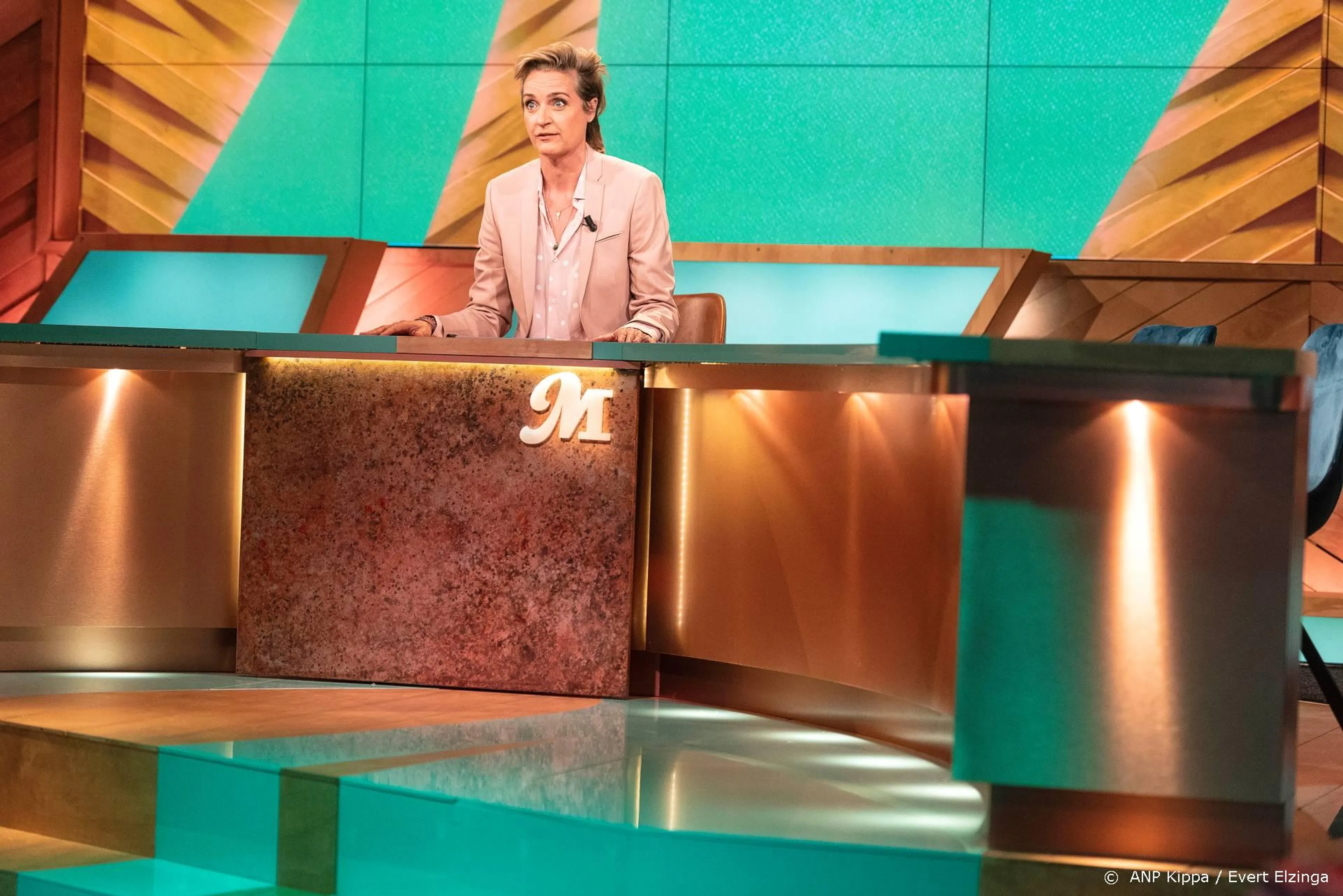 Margriet van der Linden direct door miljoengrens bij rentree