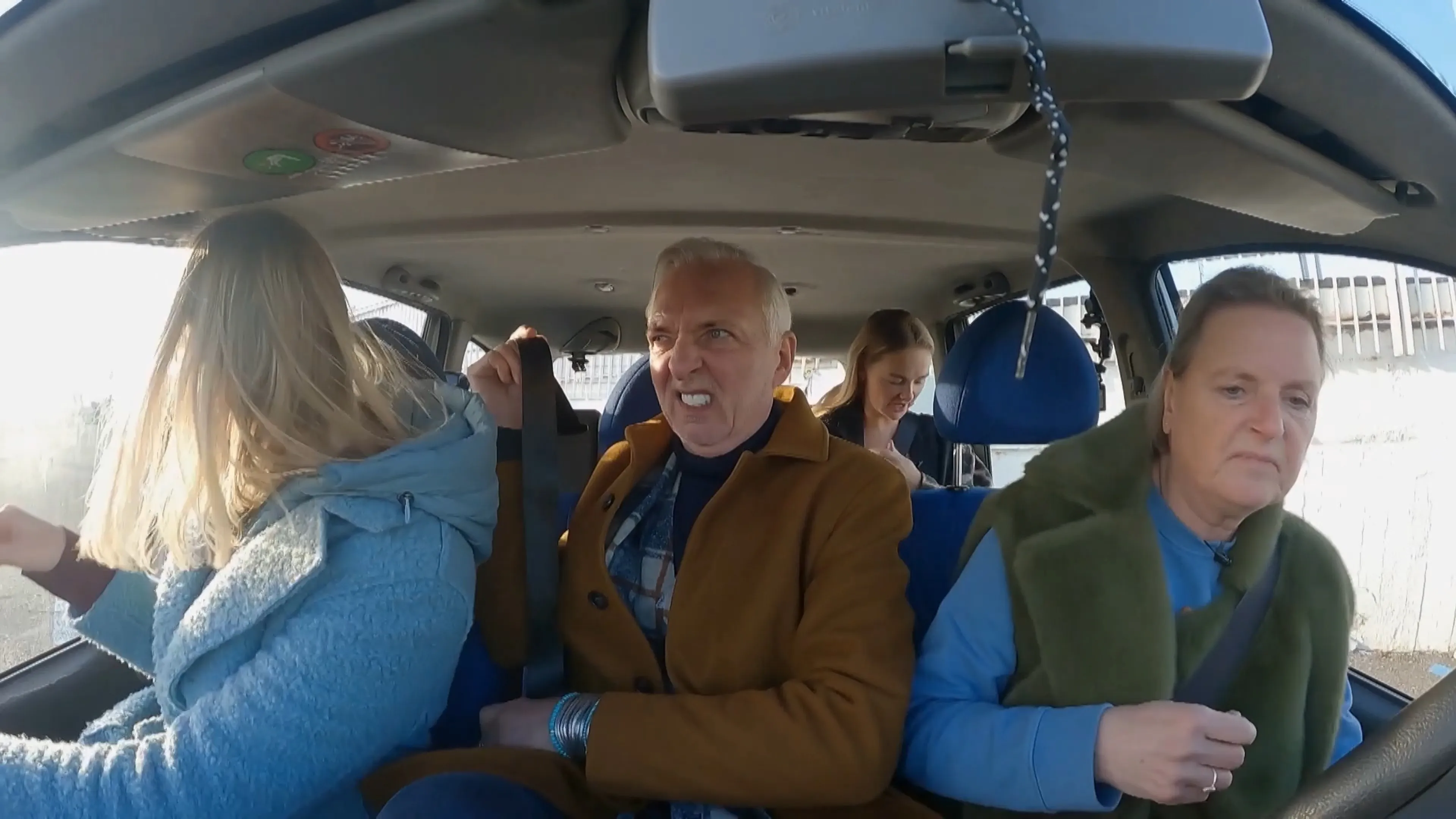 De Meilandjes reizen in een prachtige wagen!