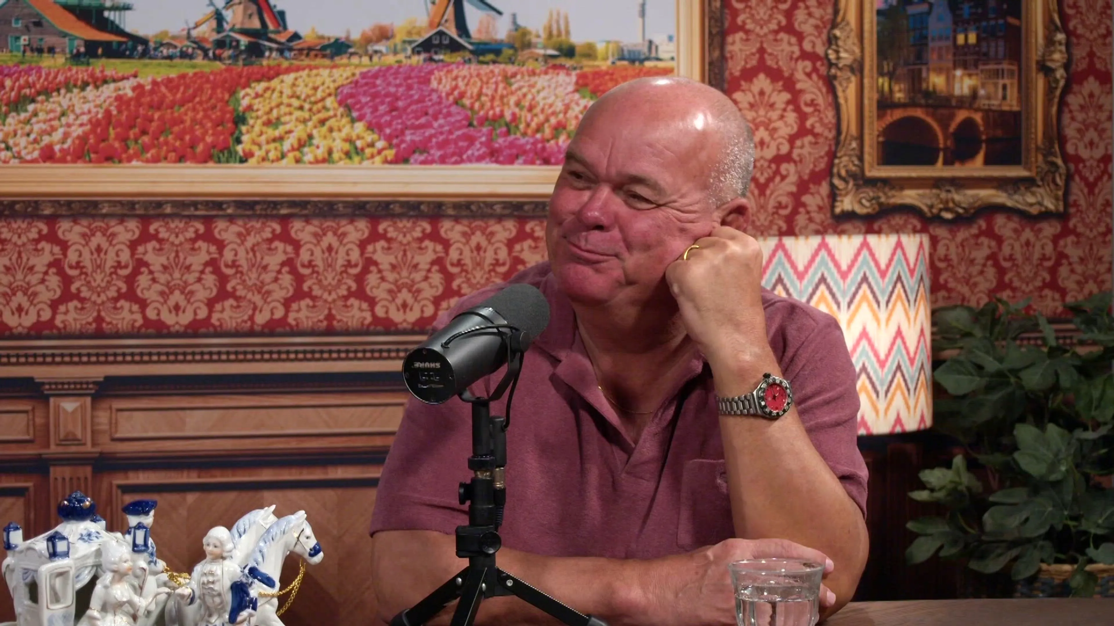 Paul de Leeuw gooit stokbrood in gezicht (Alles voor de Show)