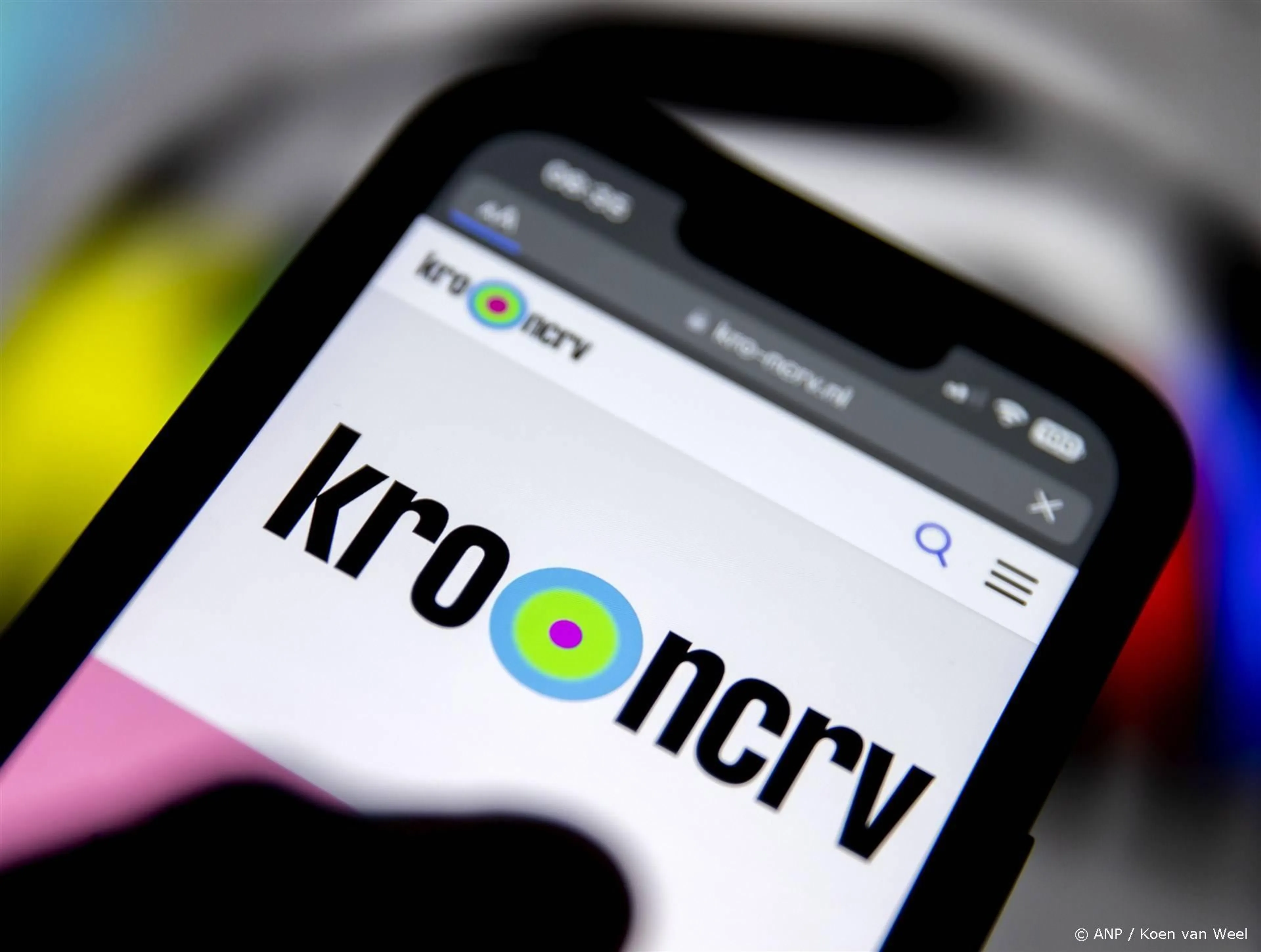 Spoorloos-gedupeerde met KRO-NCRV om tafel