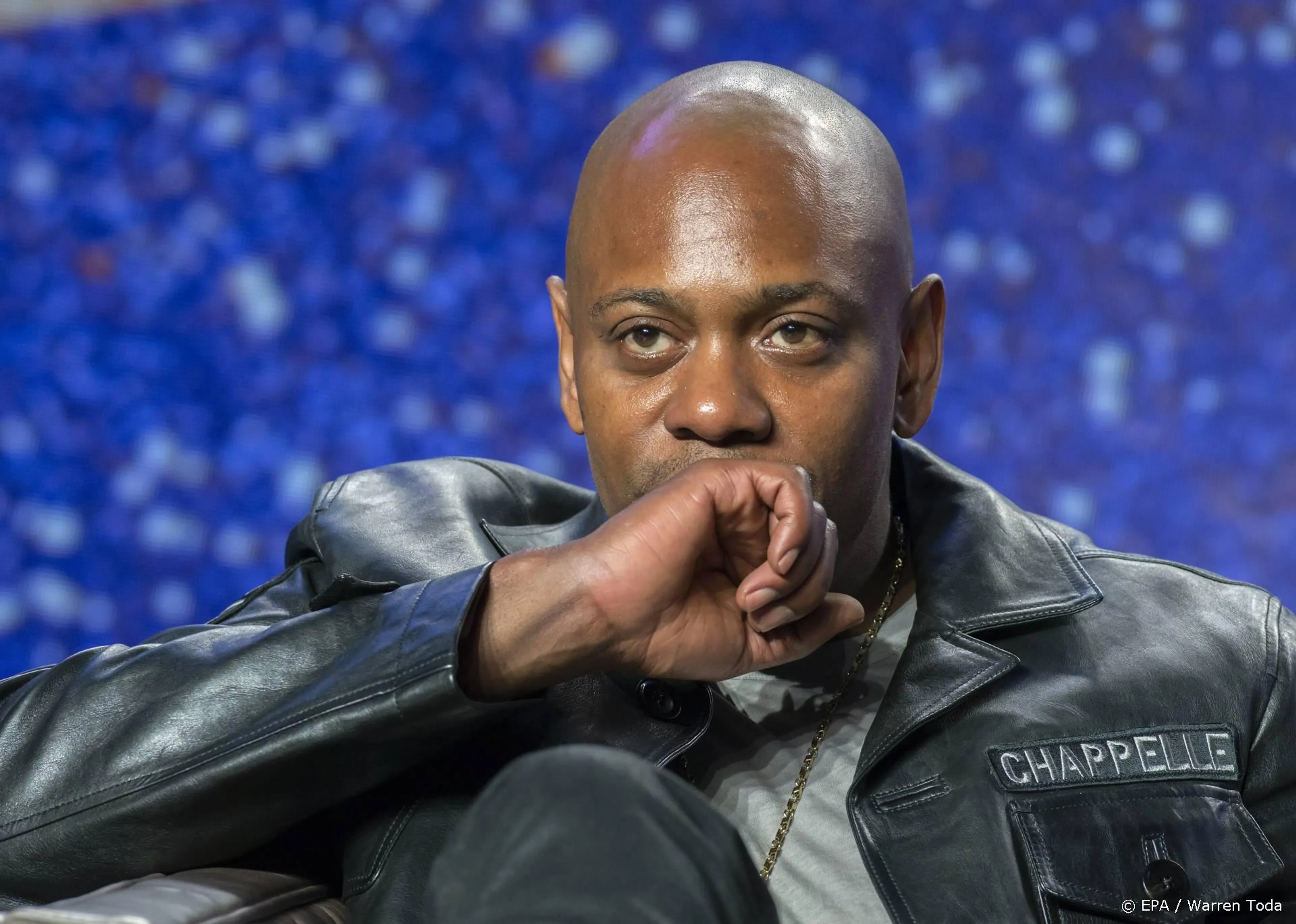 Dave Chappelle opnieuw onder vuur om 'transfobische' grappen