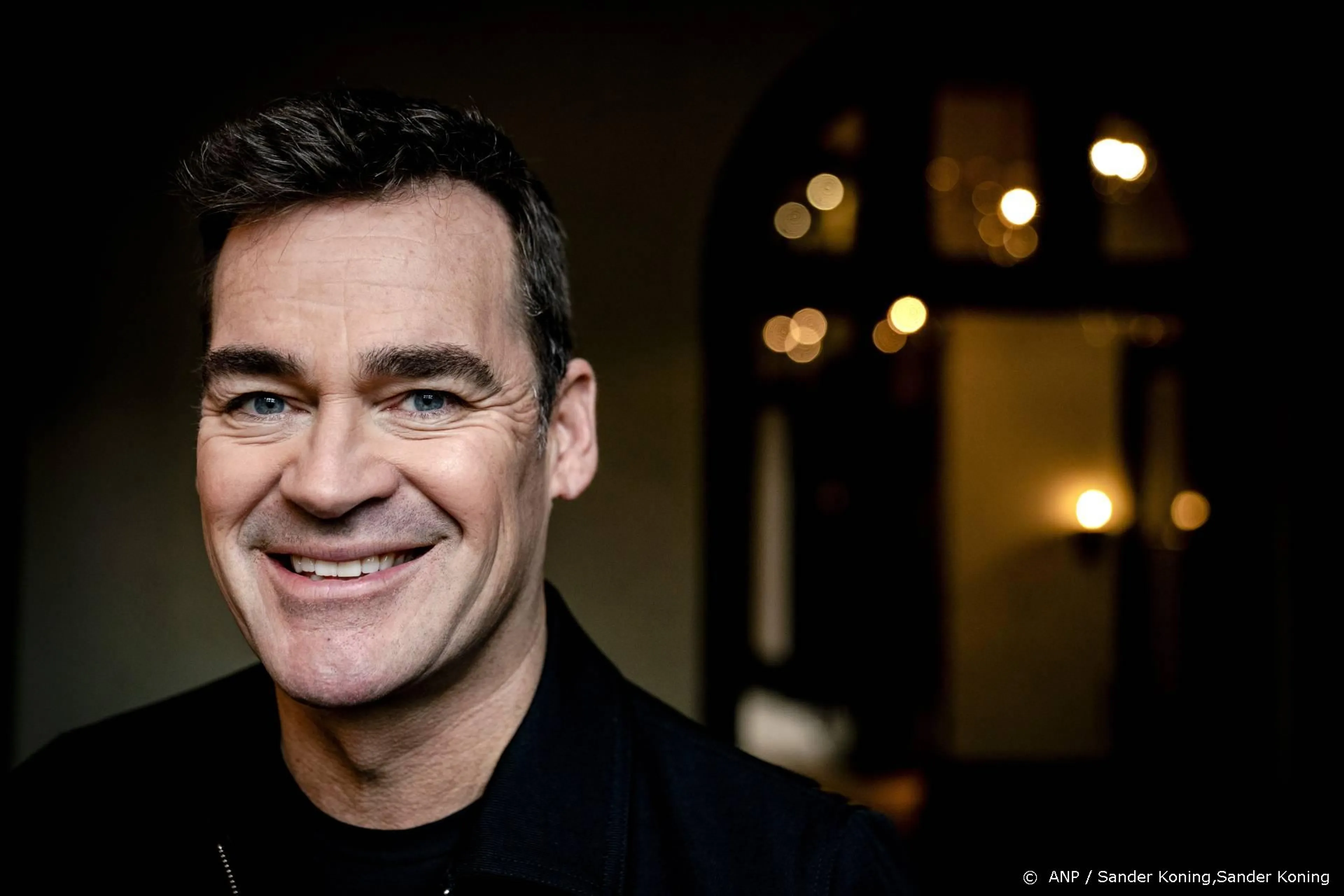 Jeroen van der Boom getergd door nepper