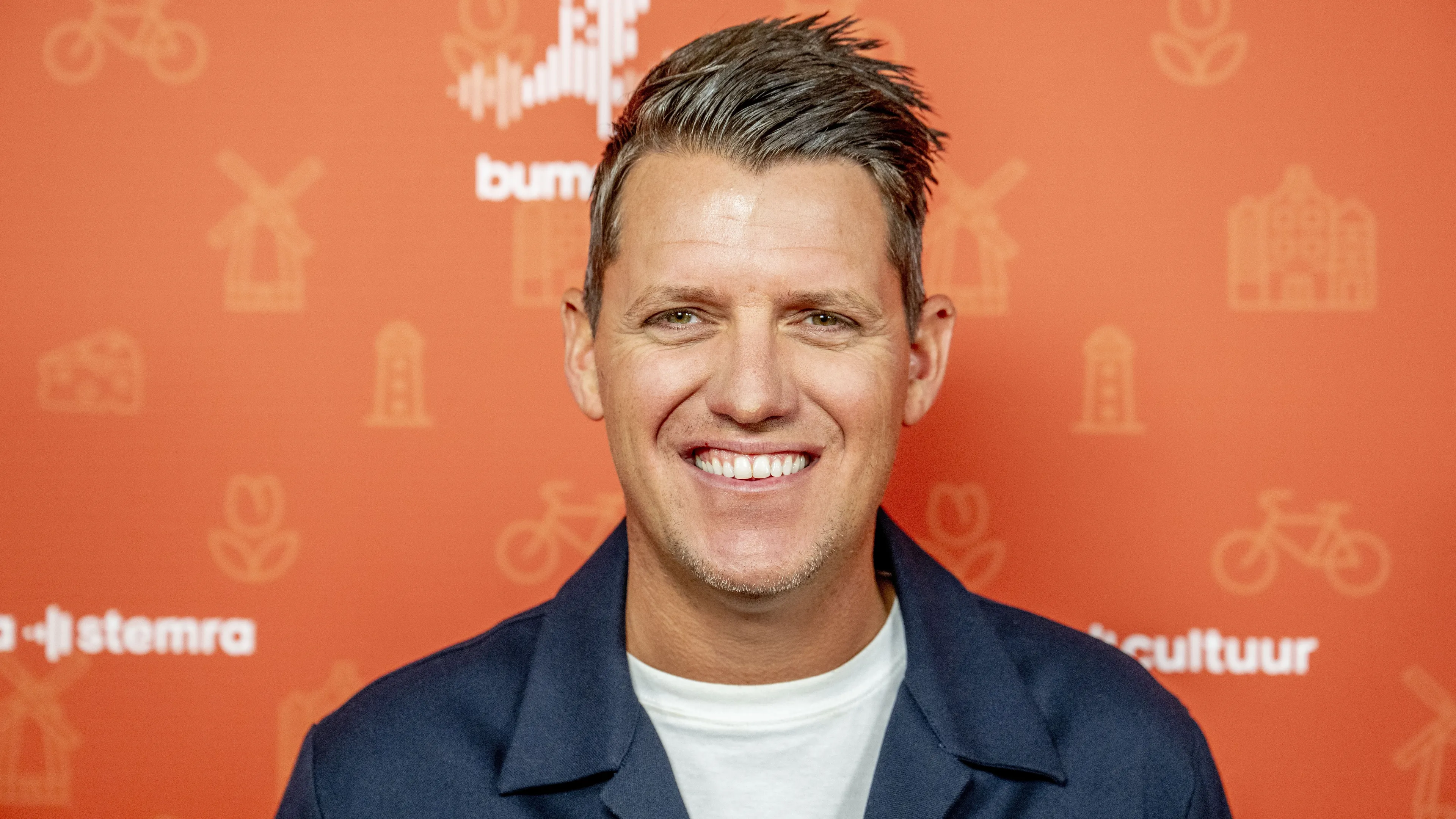 Kees Tol maakt relatie met vriend Buddy officieel op Instagram