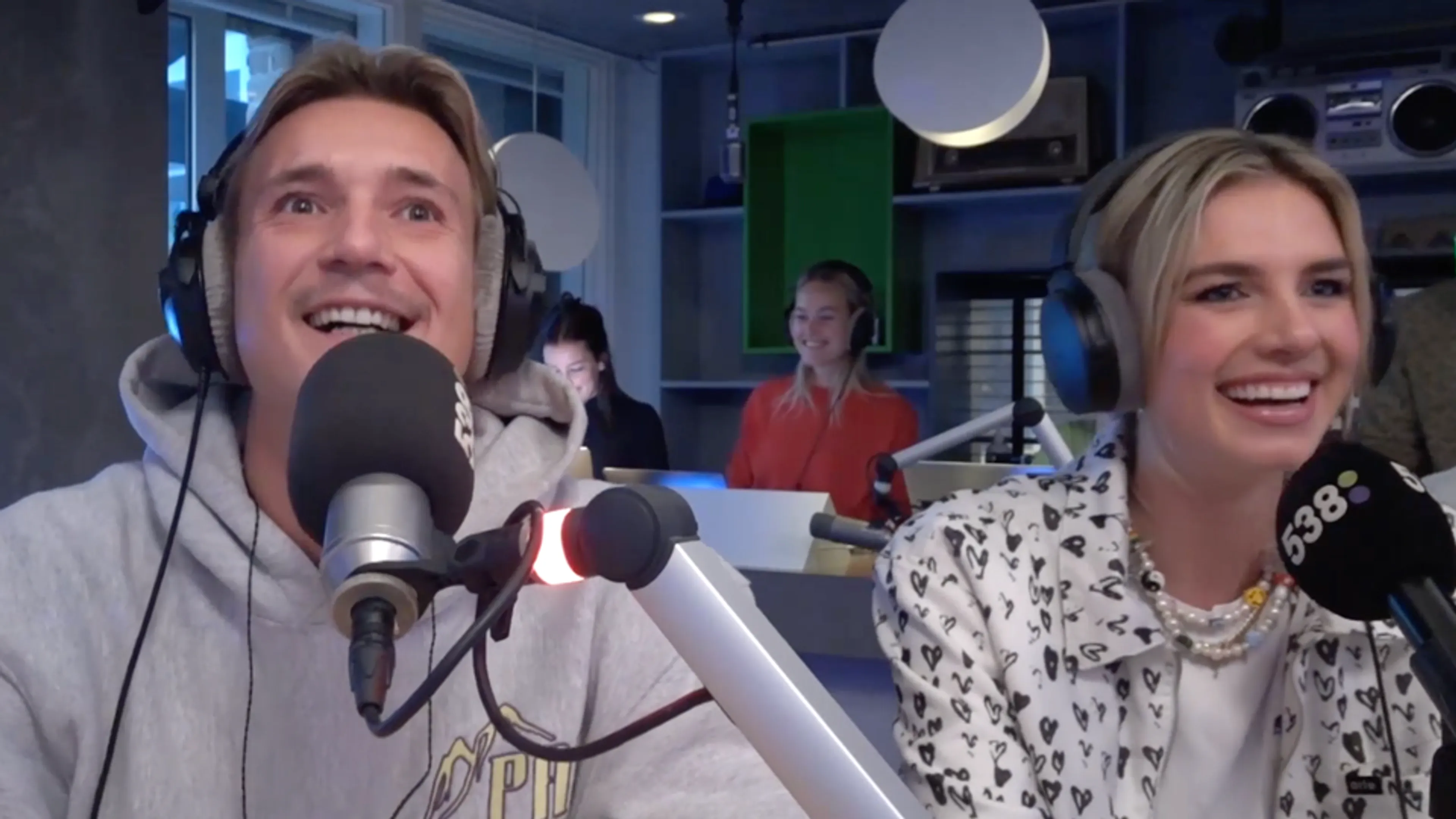 Maan openhartig over relatie met Karel