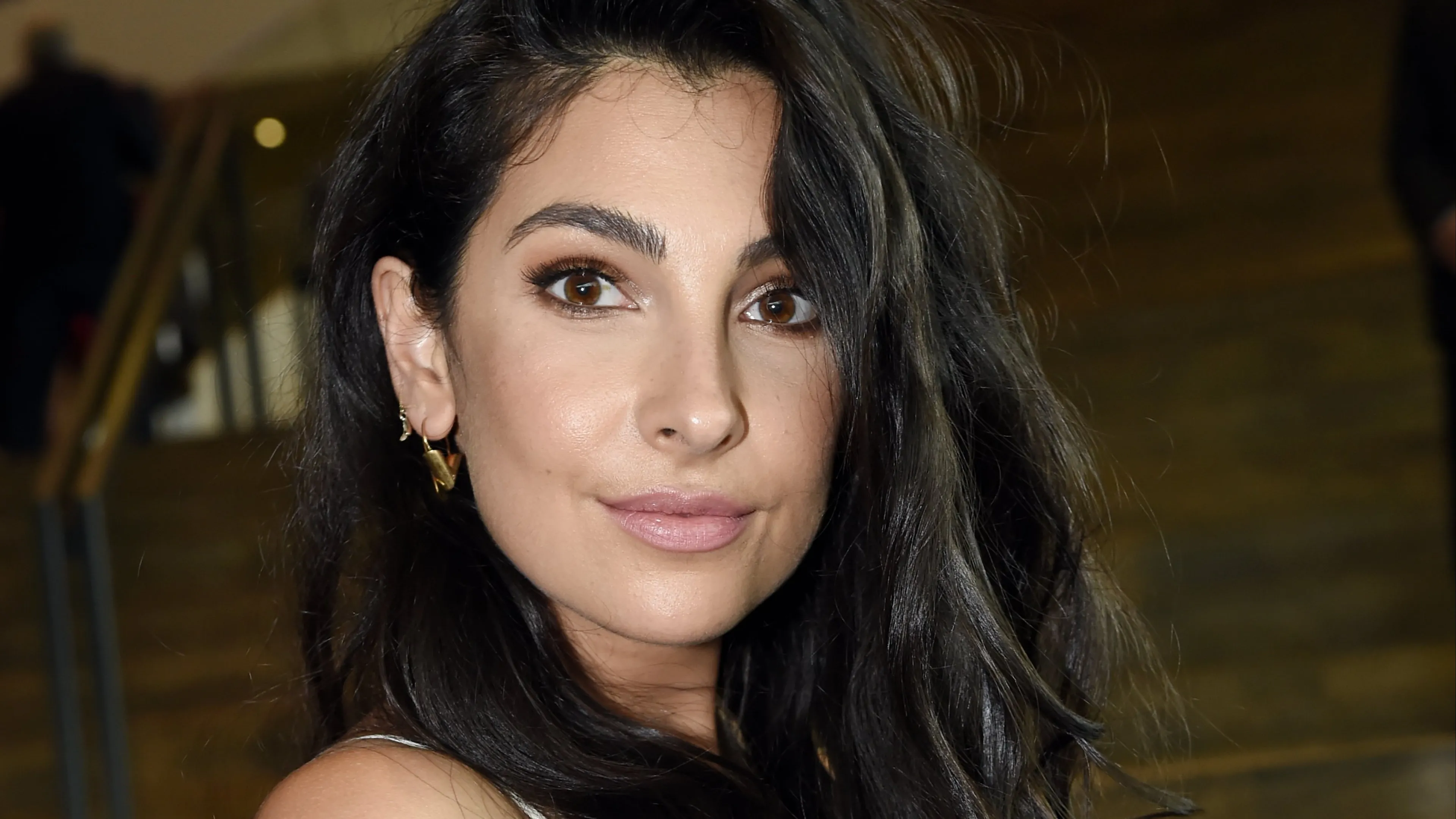 ZIEN: Anna Nooshin showt sexy bikinibody
