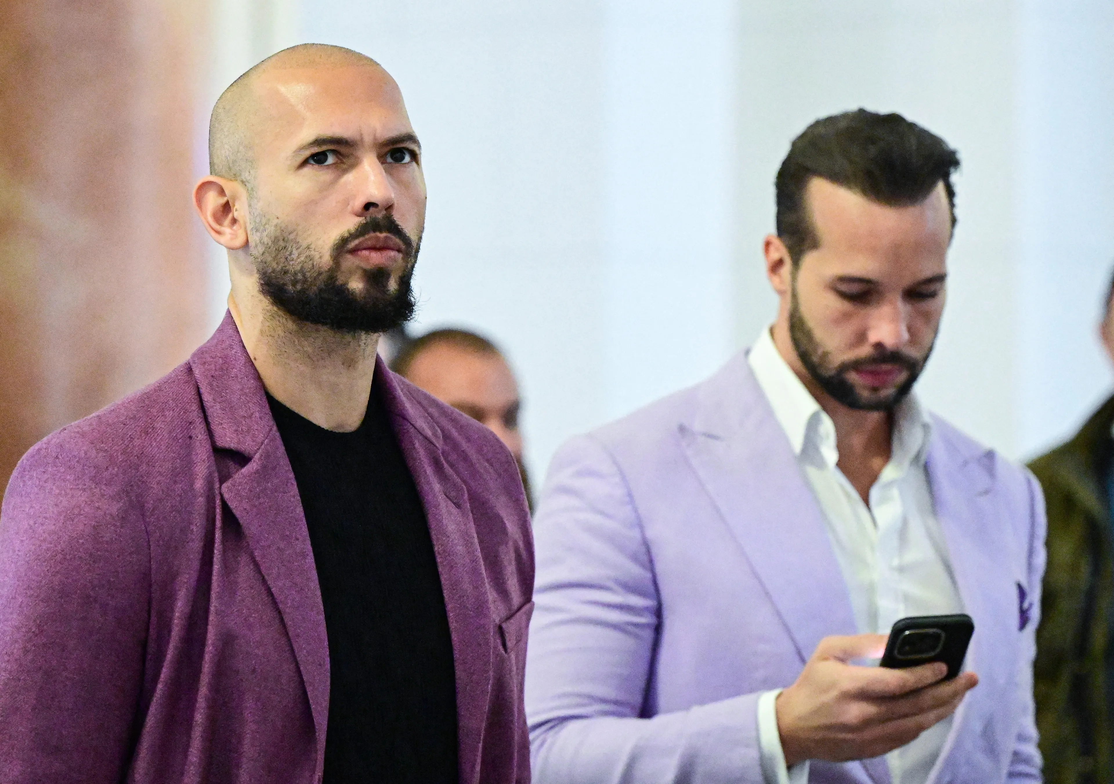 Influencer Andrew Tate opgepakt in Miami: 38 nieuwe aanklachten