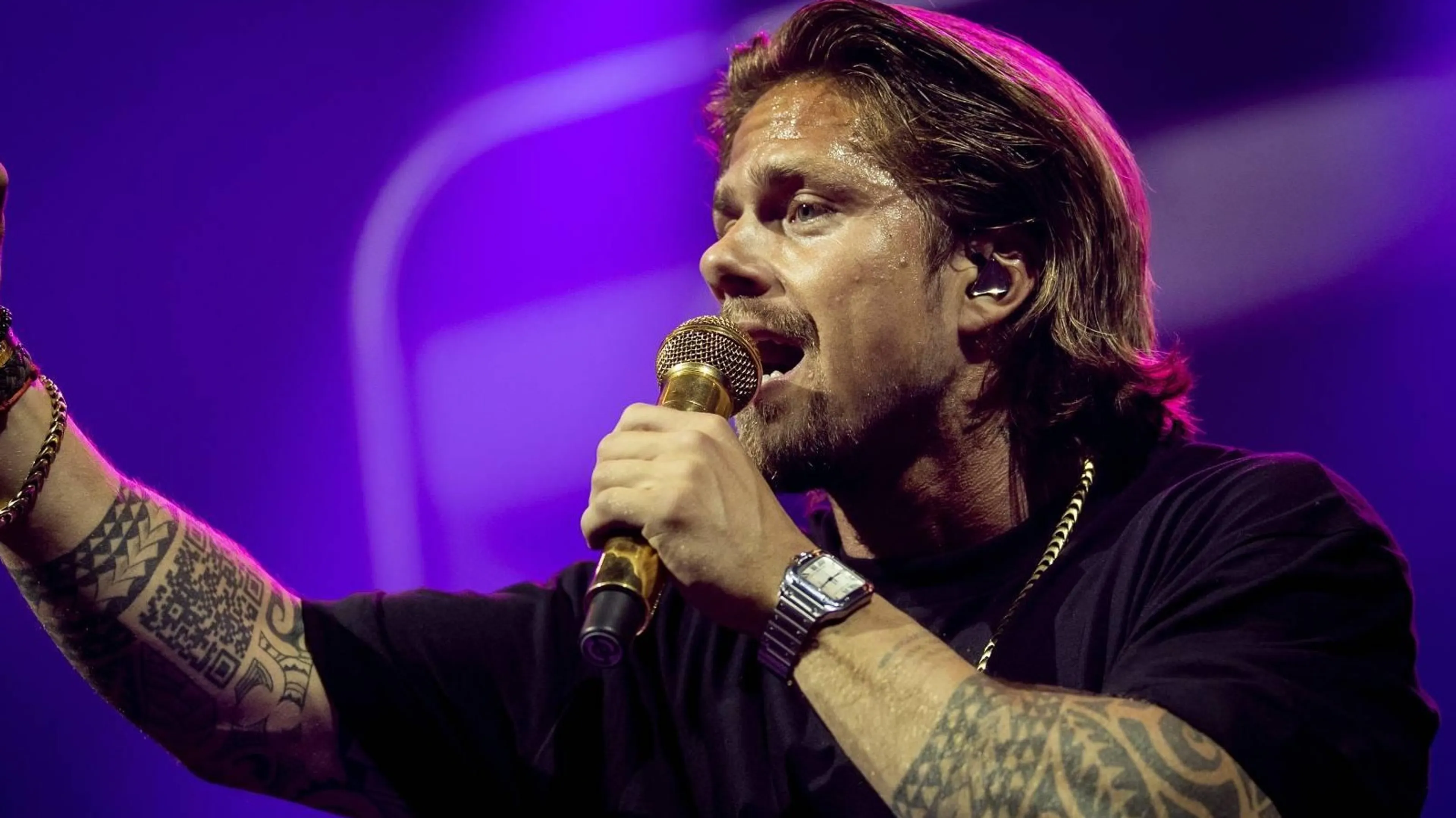 ZIEN: André Hazes onthult eigen beeld in Madame Tussauds
