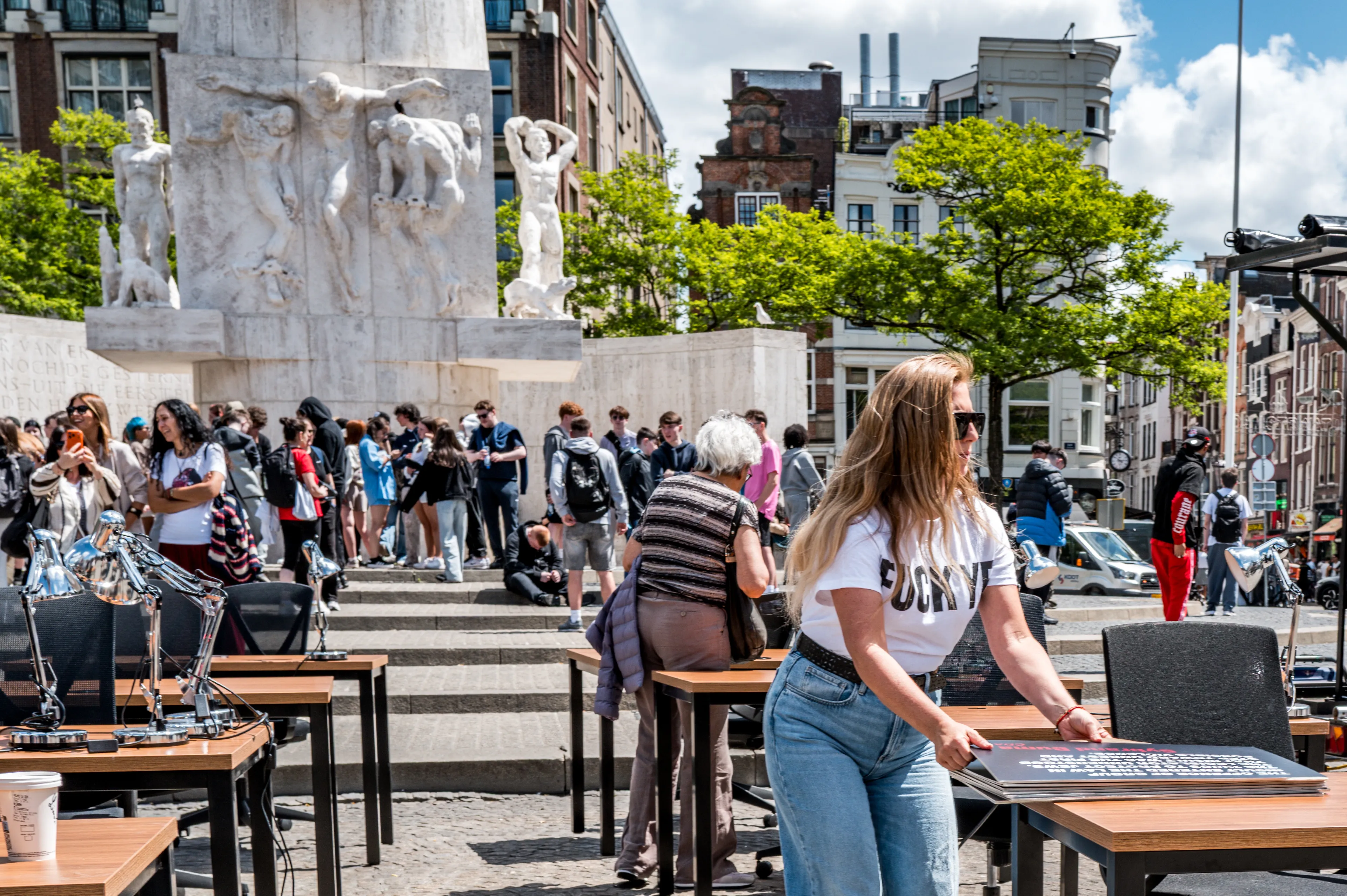 Protest op de Dam tegen concerten rapper Ye (Kanye West)
