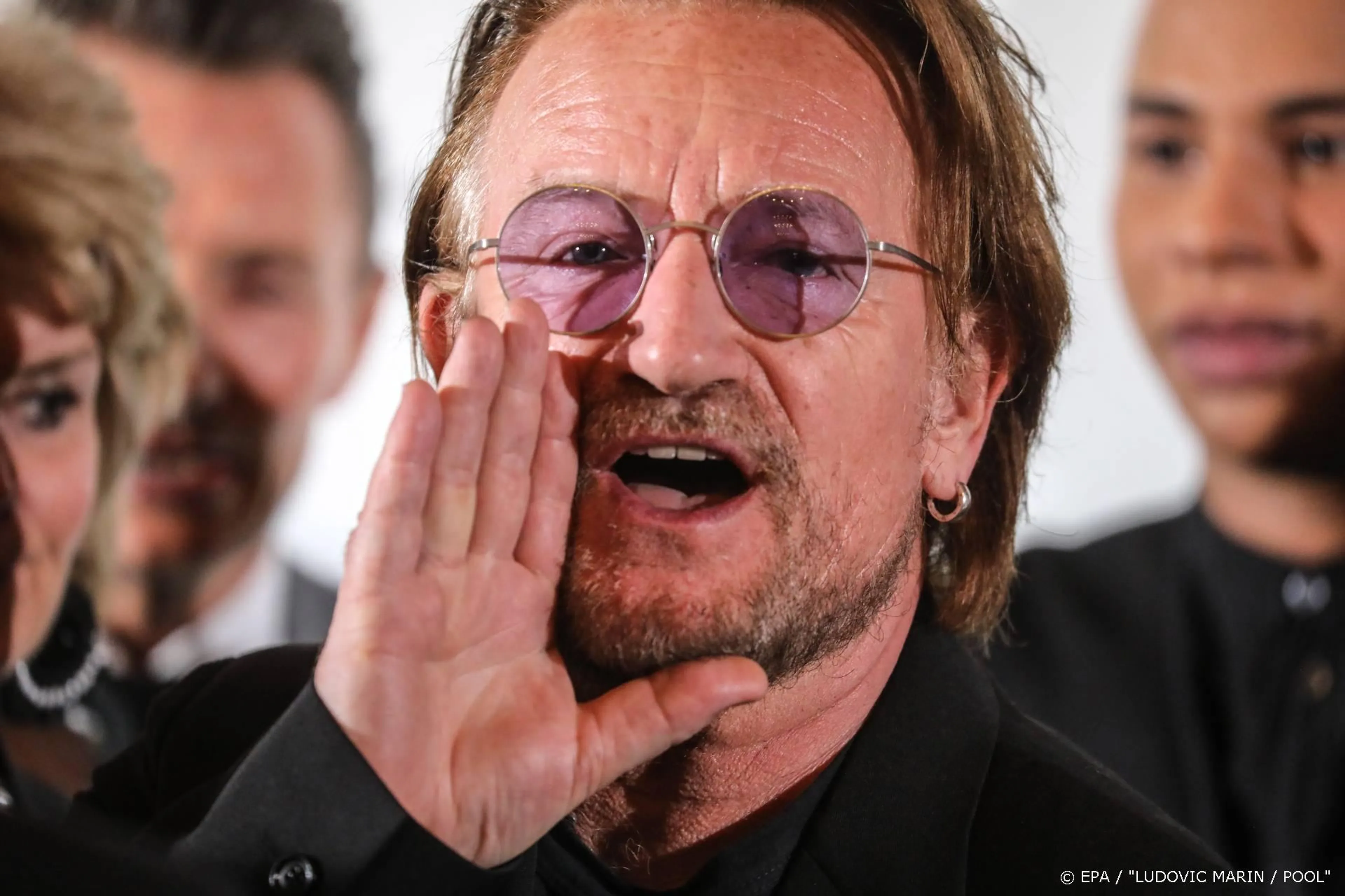 Jarige Bono deelt de 60 nummers die 'zijn leven redden'
