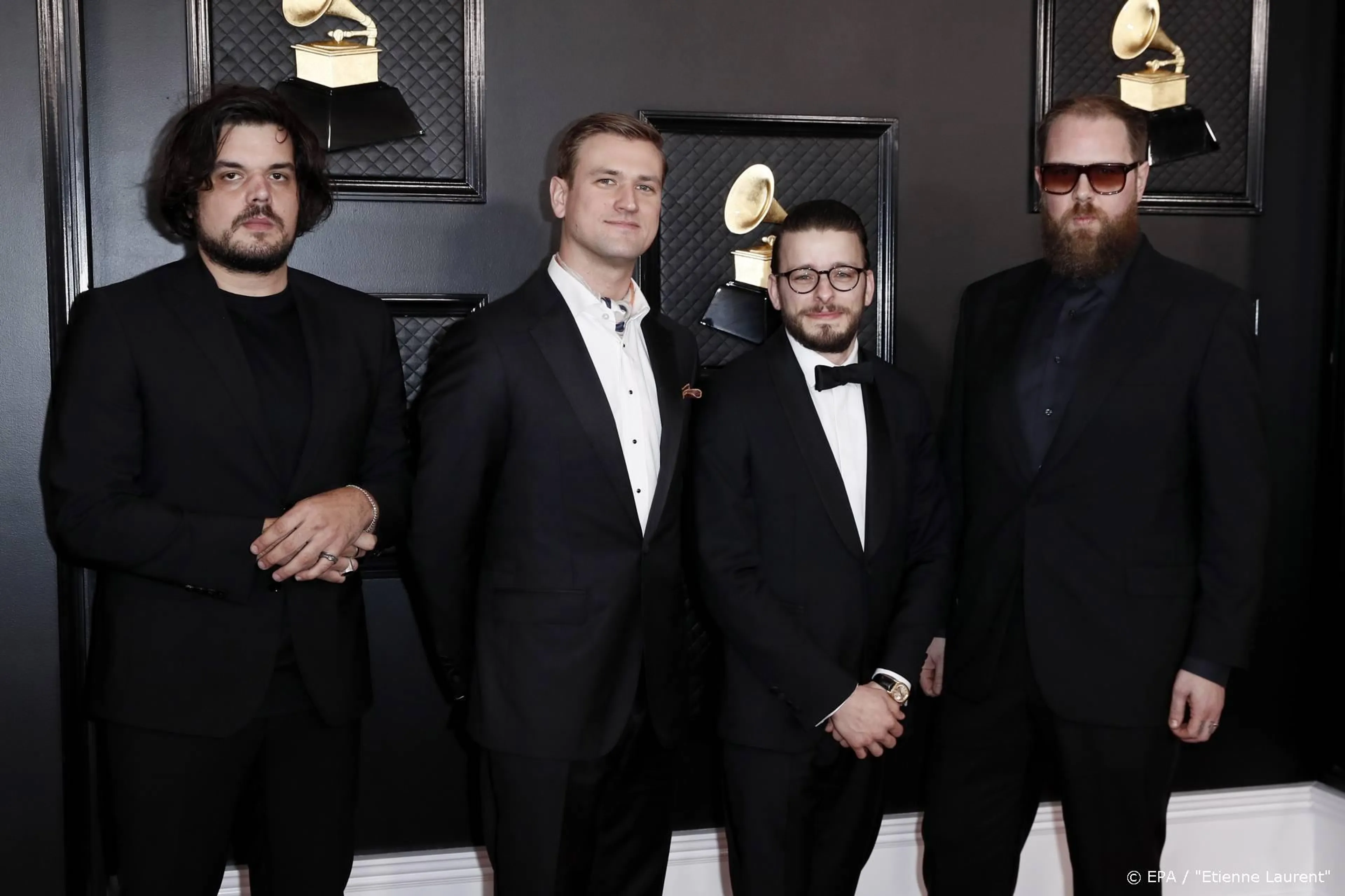 Bon Iver doneert opbrengsten van nieuwe single aan coronafonds