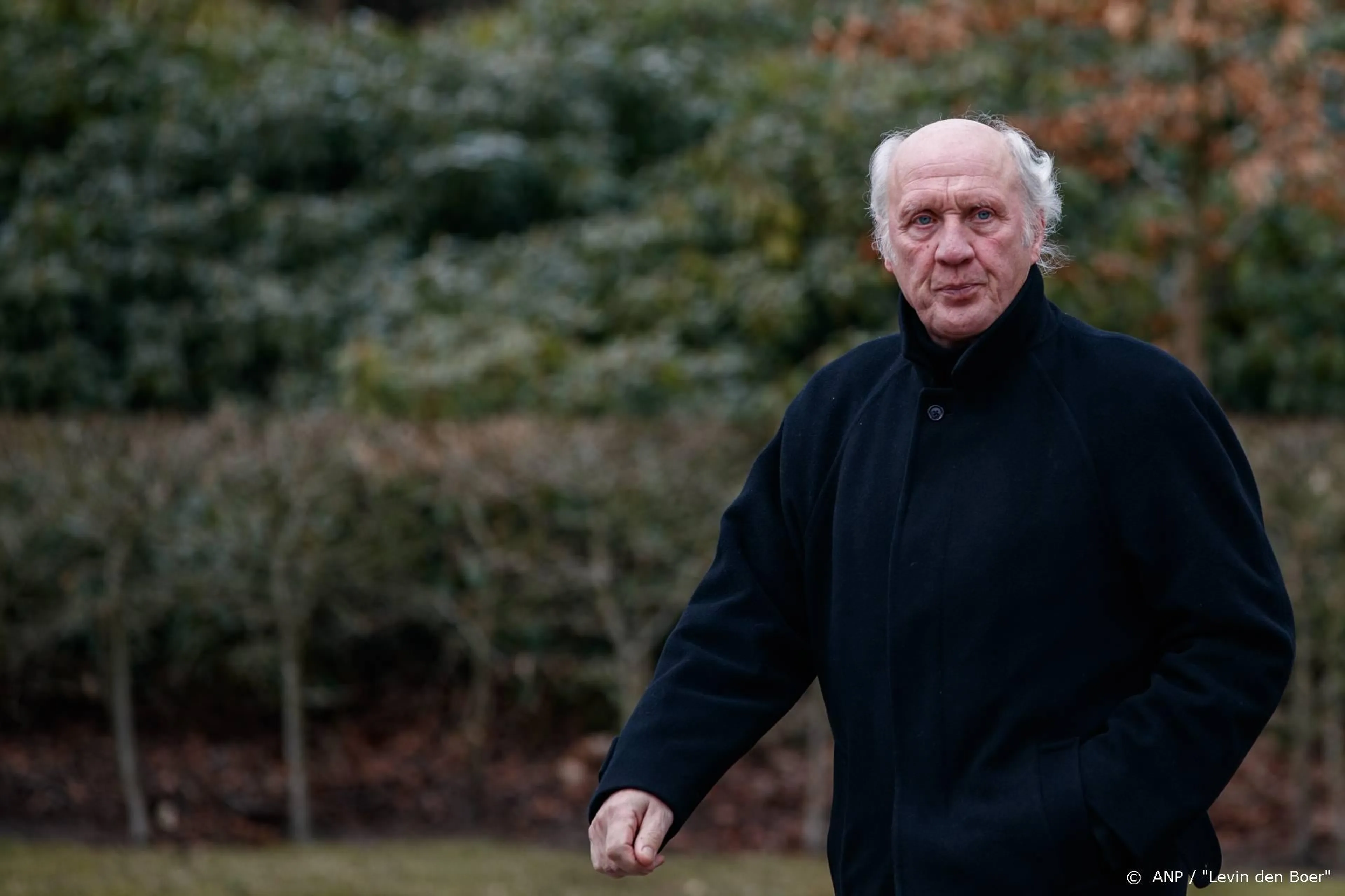 Herman van Veen op 75e verjaardag door virus niet op het podium
