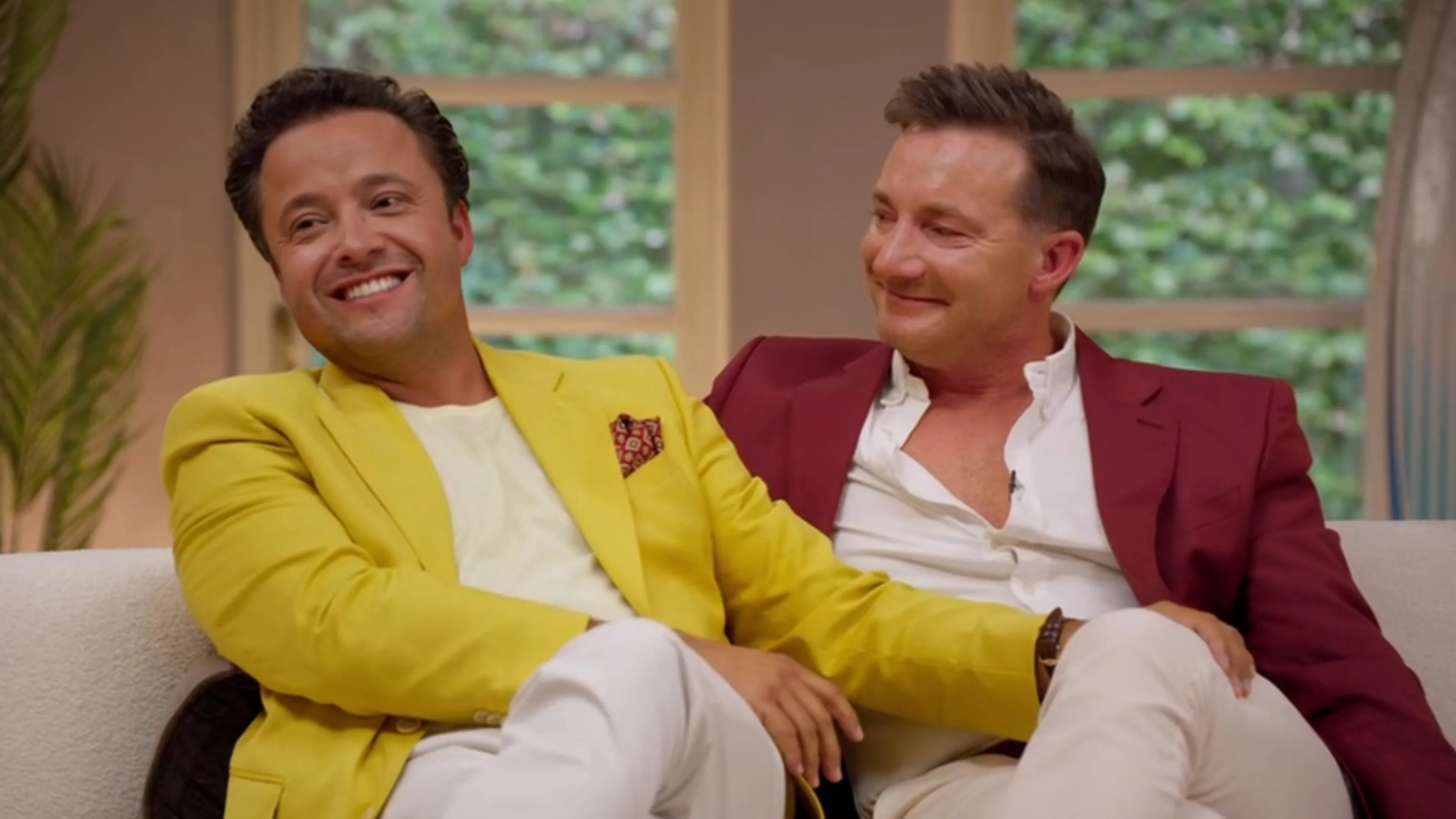 B&B Vol Liefde-Timothy en Michaël bevestigen relatie tijdens reünie: 'Vreugdetranen'