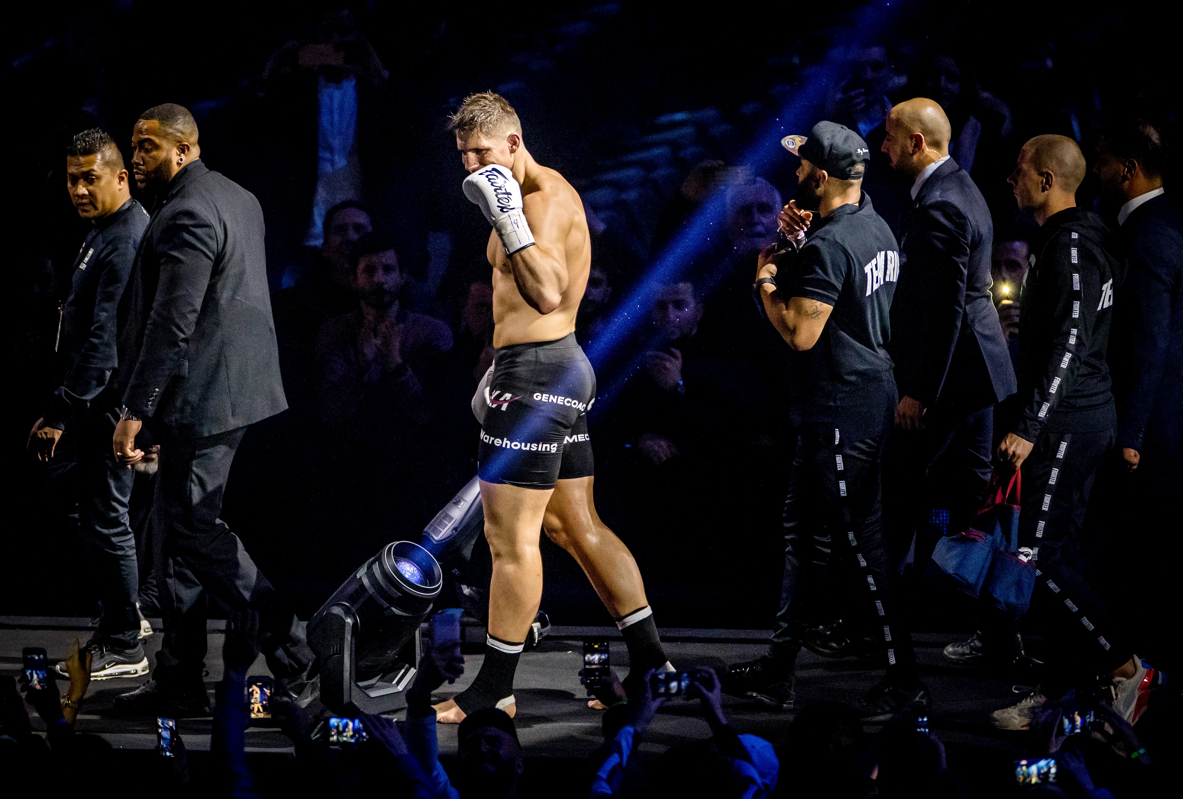 Moeder Rico Verhoeven in tranen