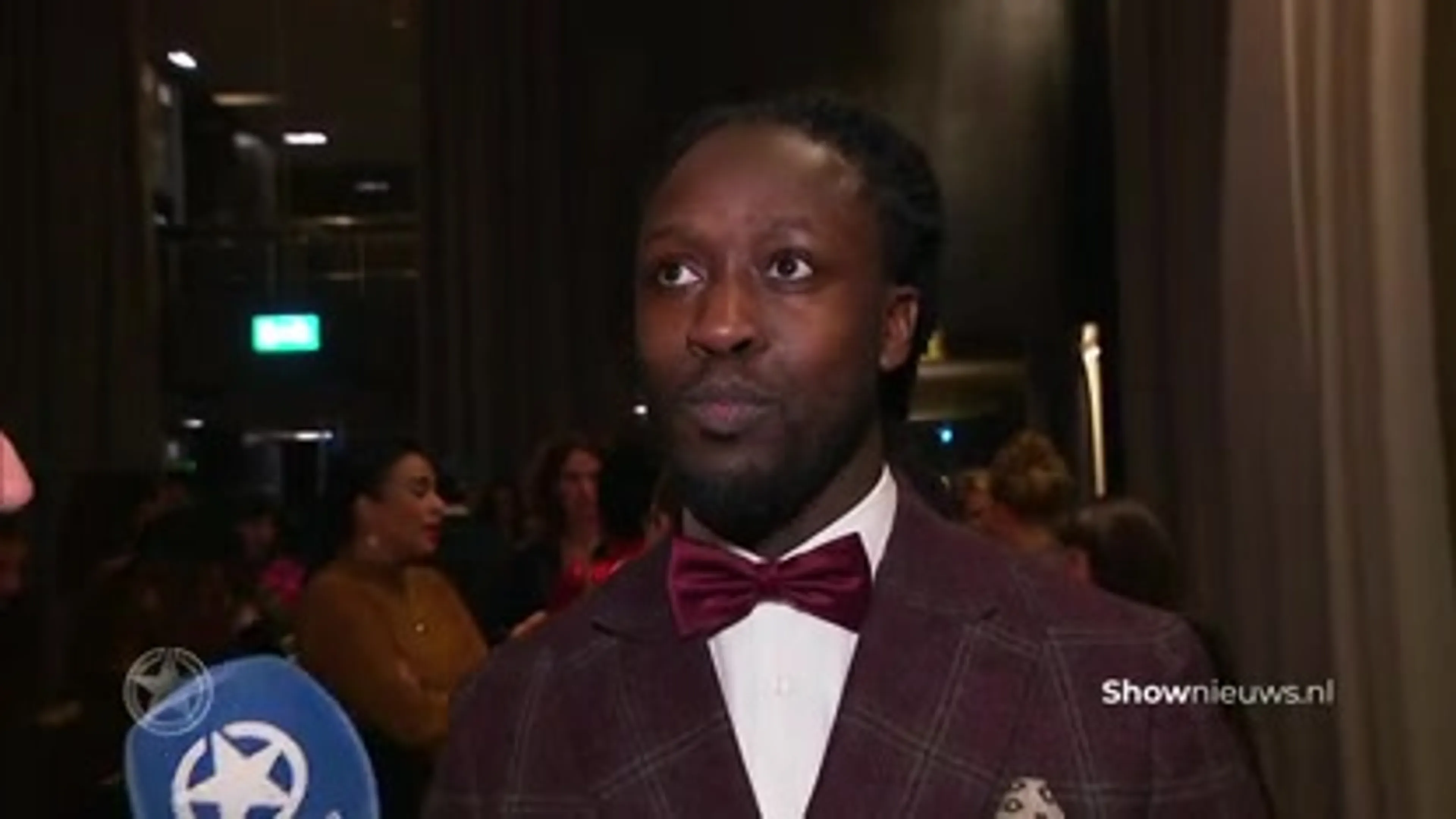 Akwasi lanceert allereerste dichtbundel