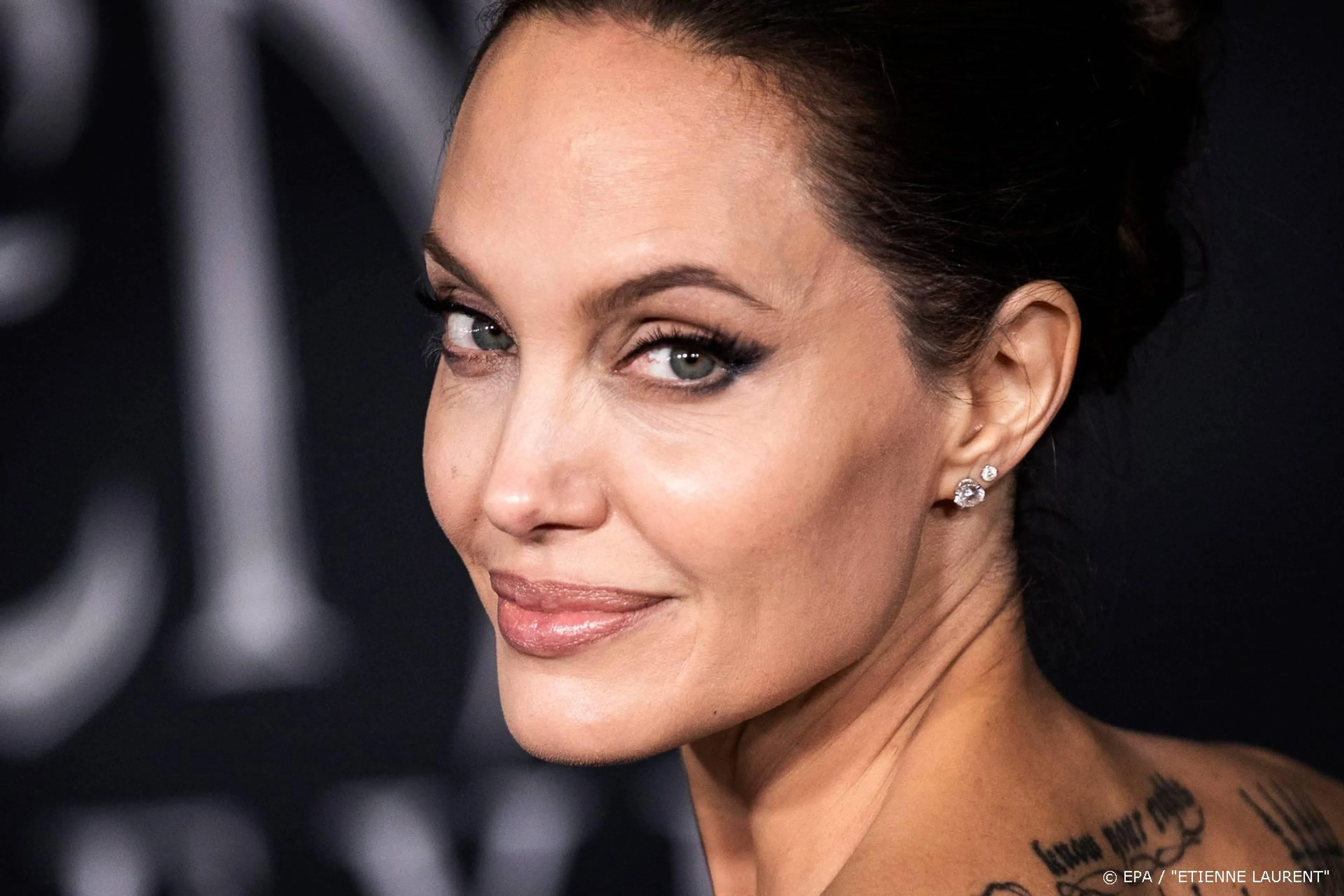 Angelina Jolie: ik scheidde van Brad Pitt voor mijn kinderen