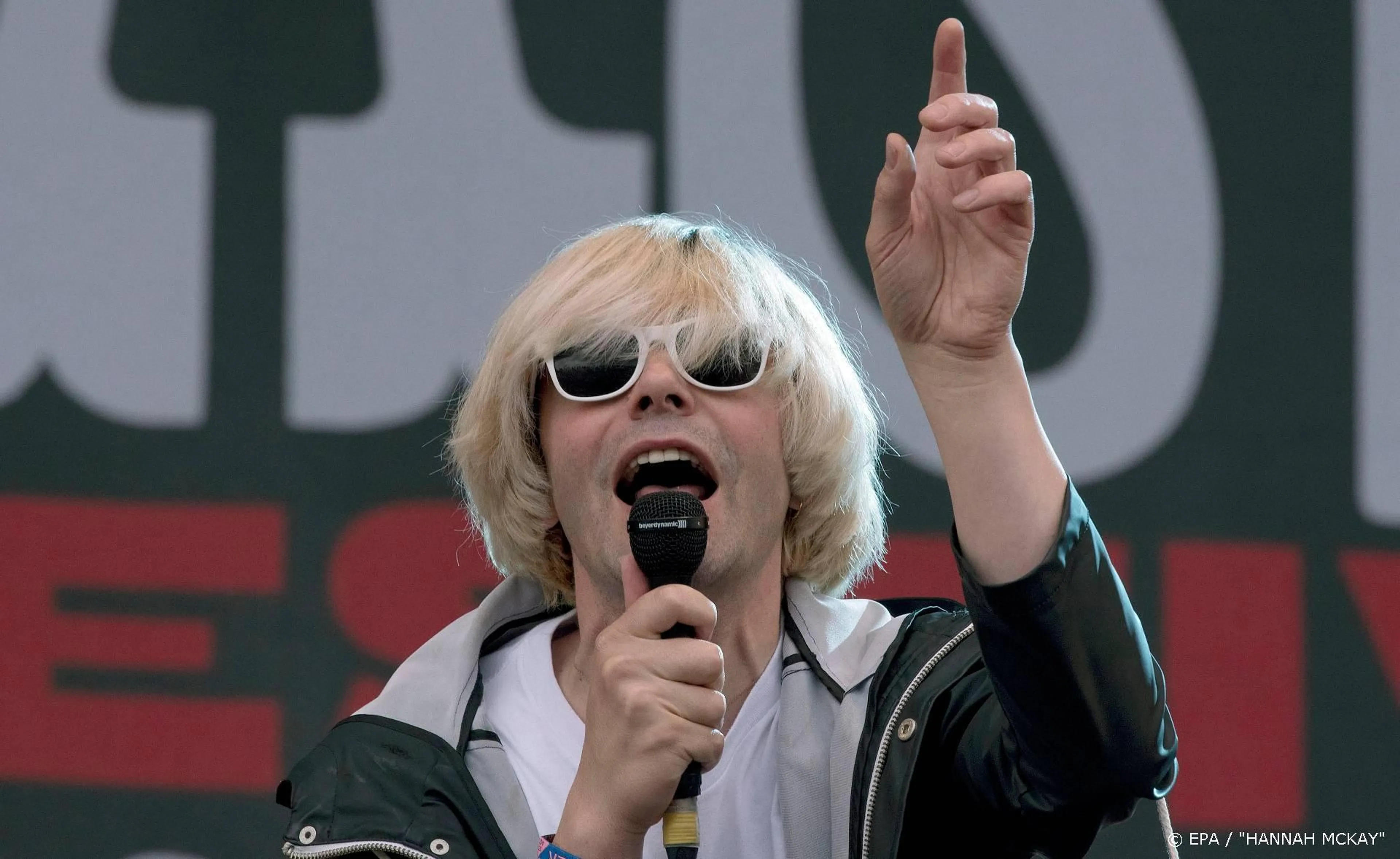 Tim Burgess strikt ook The The voor luisterparty op Twitter