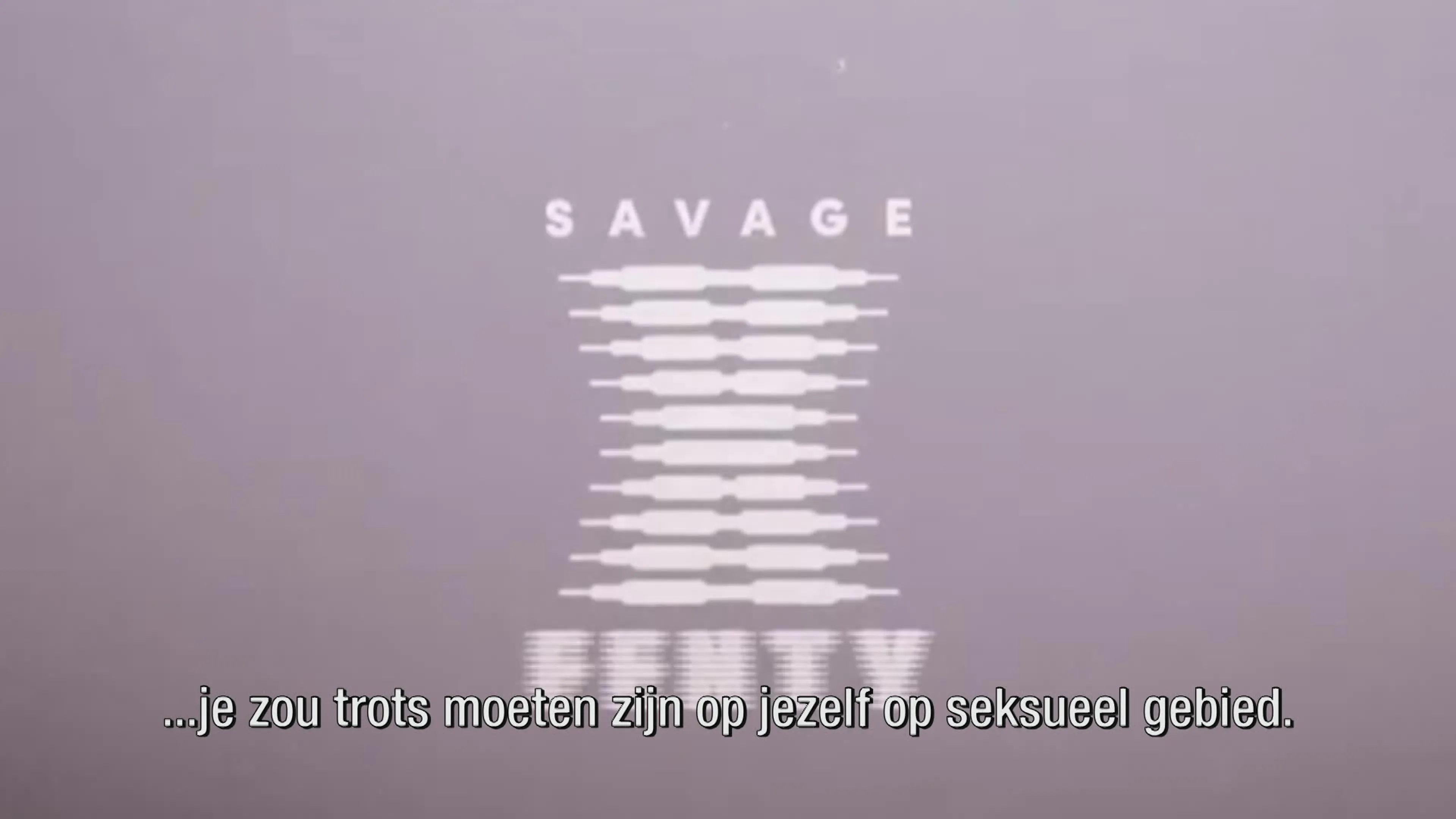 Rihanna presenteert lingerielijn
