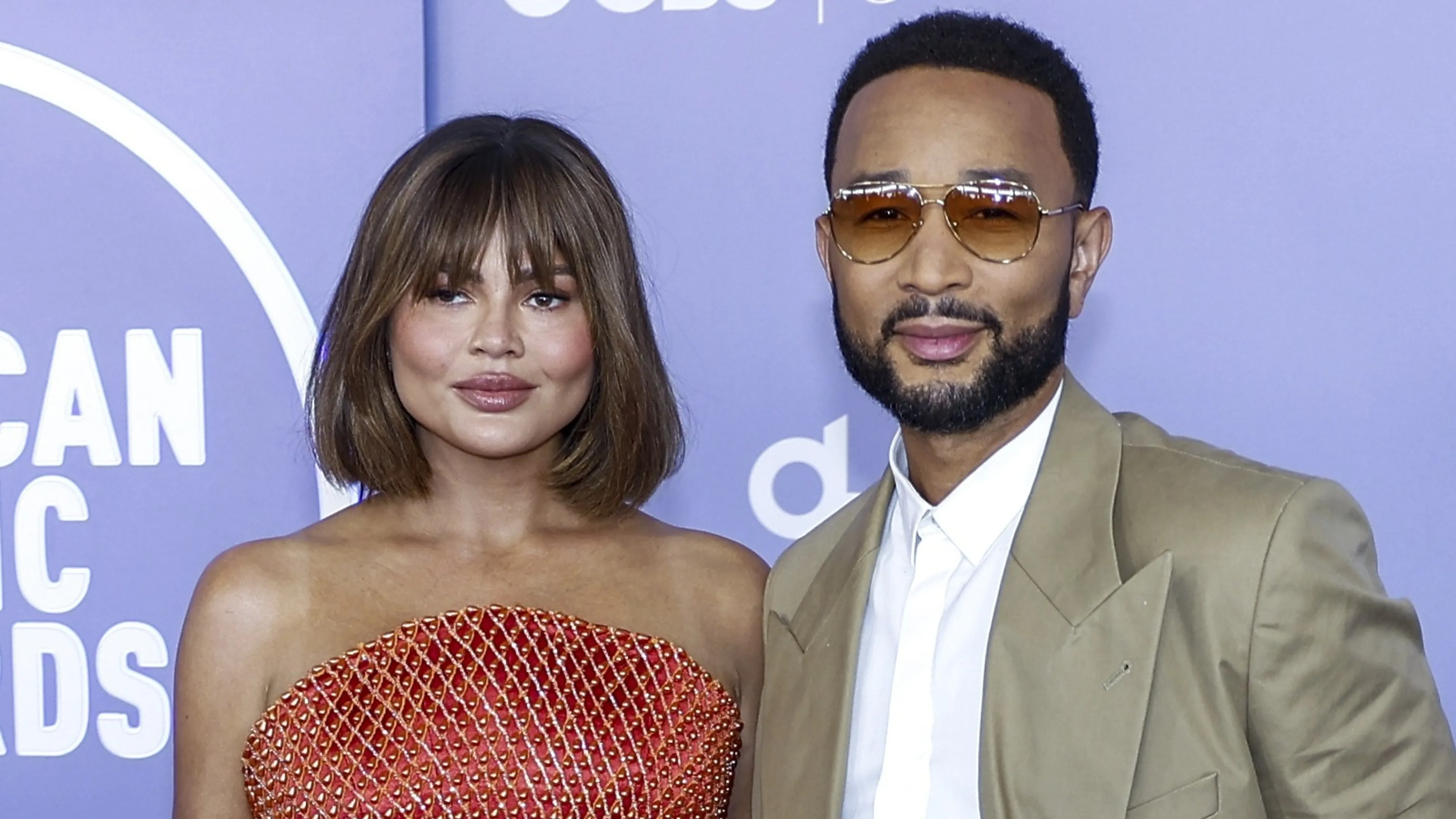 John Legend en Chrissy Teigen geschokt door plots overlijden vader