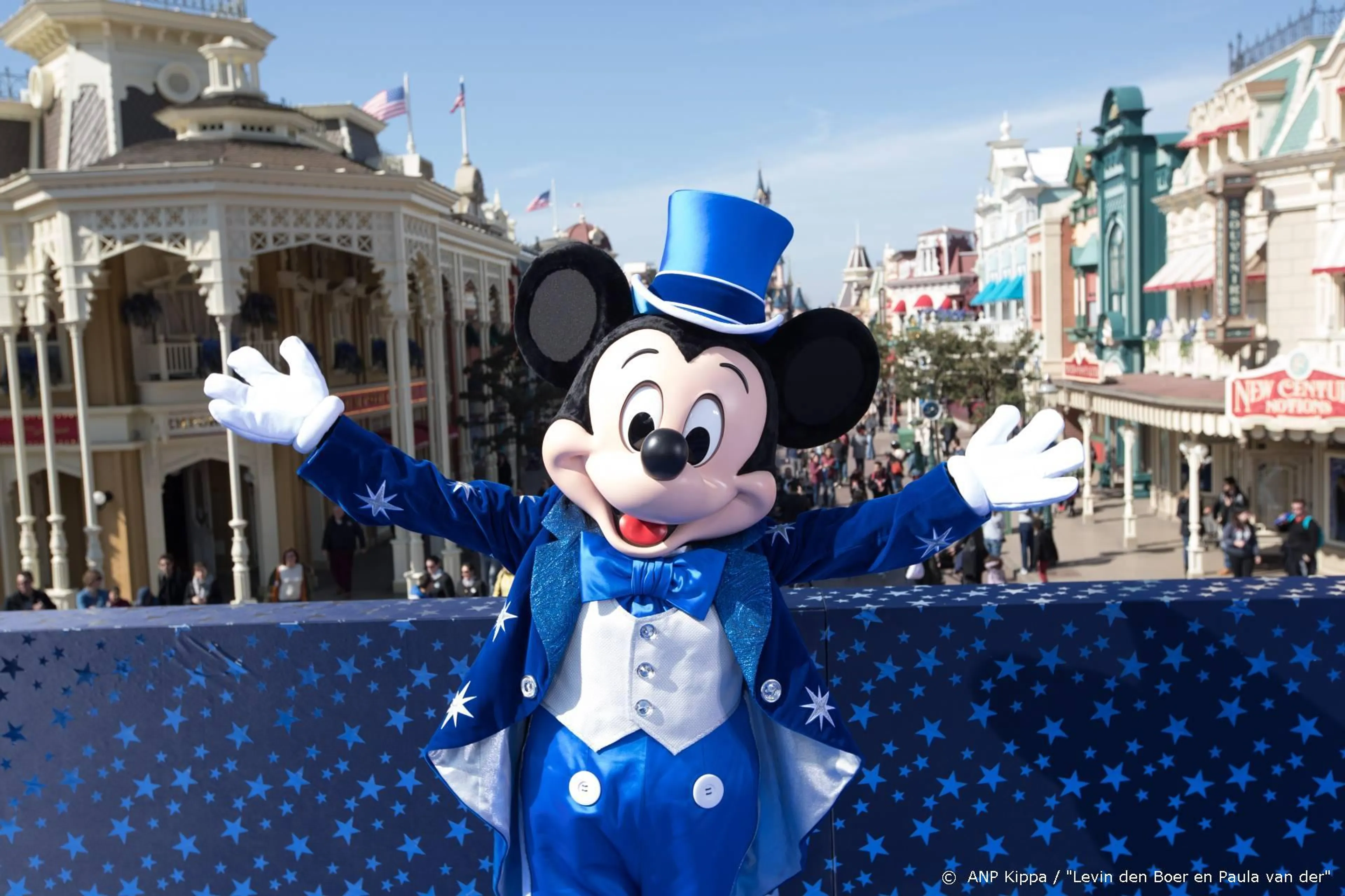Disney wil pretparken in Californië half juli weer openen