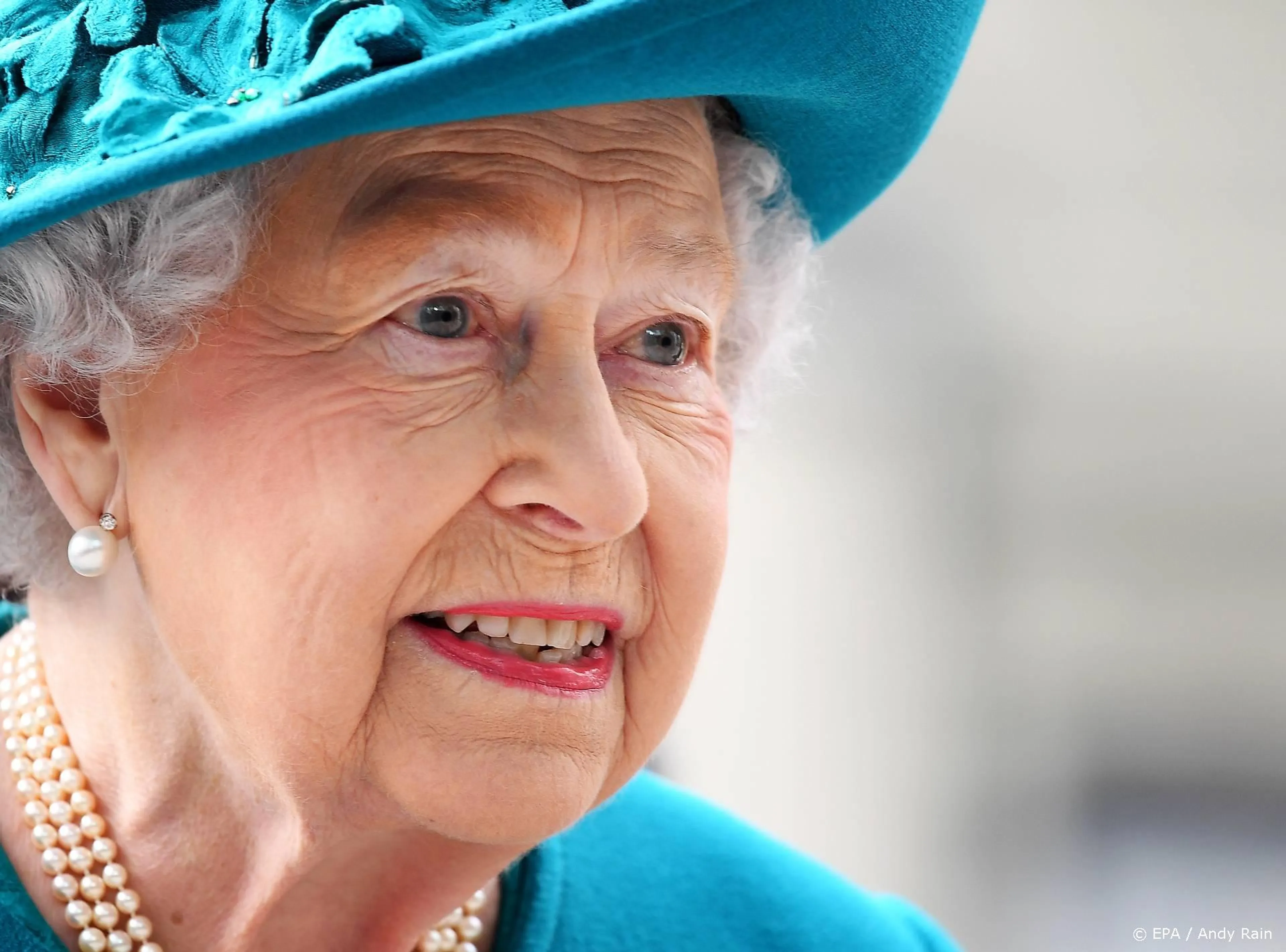 Queen verschijnt op balkon voor slot van jubileum