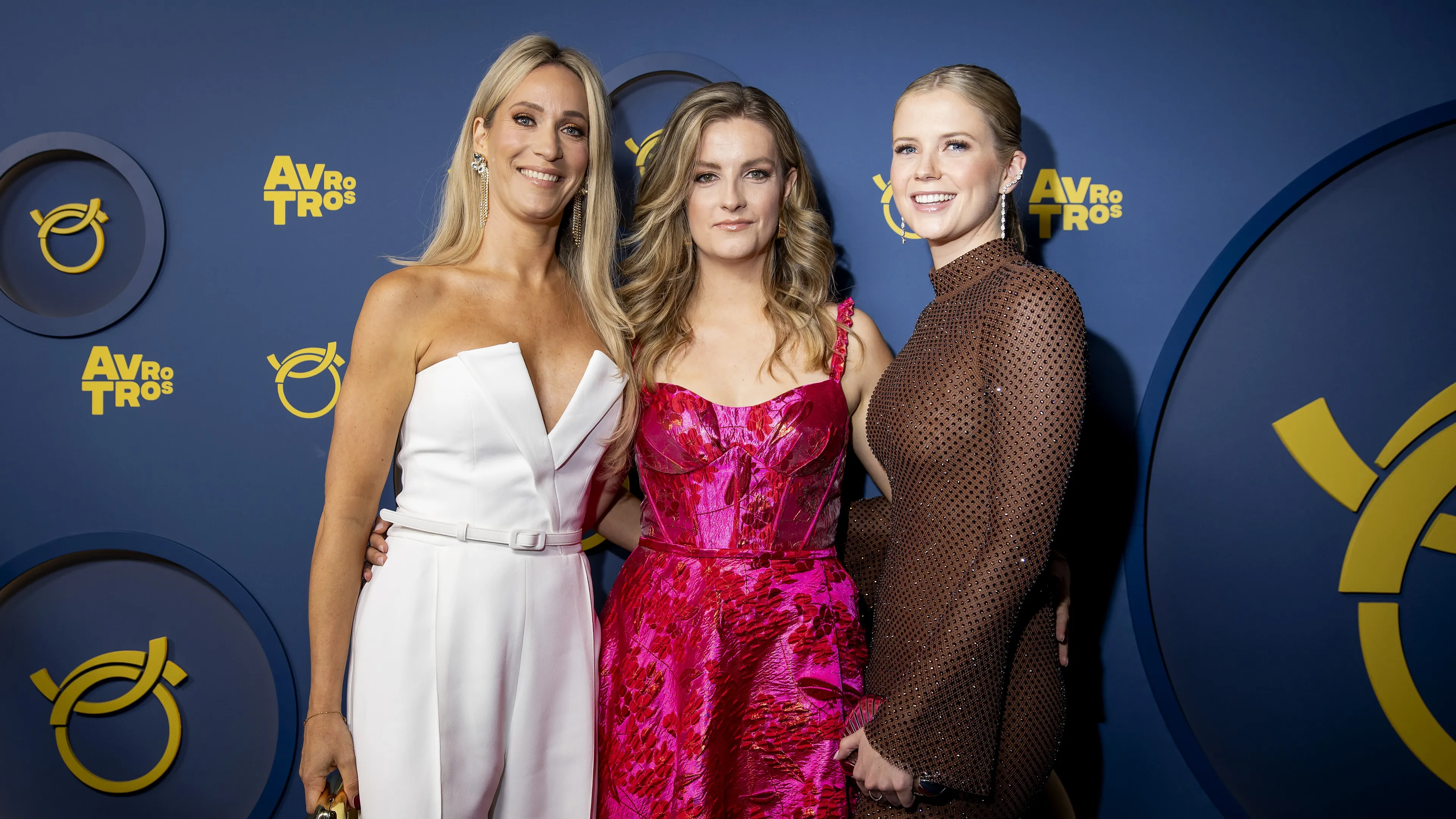 Noa Vahle biecht op aan Merel Ek en Hélène Hendriks: 'Vreemdgegaan met twee mannen...'