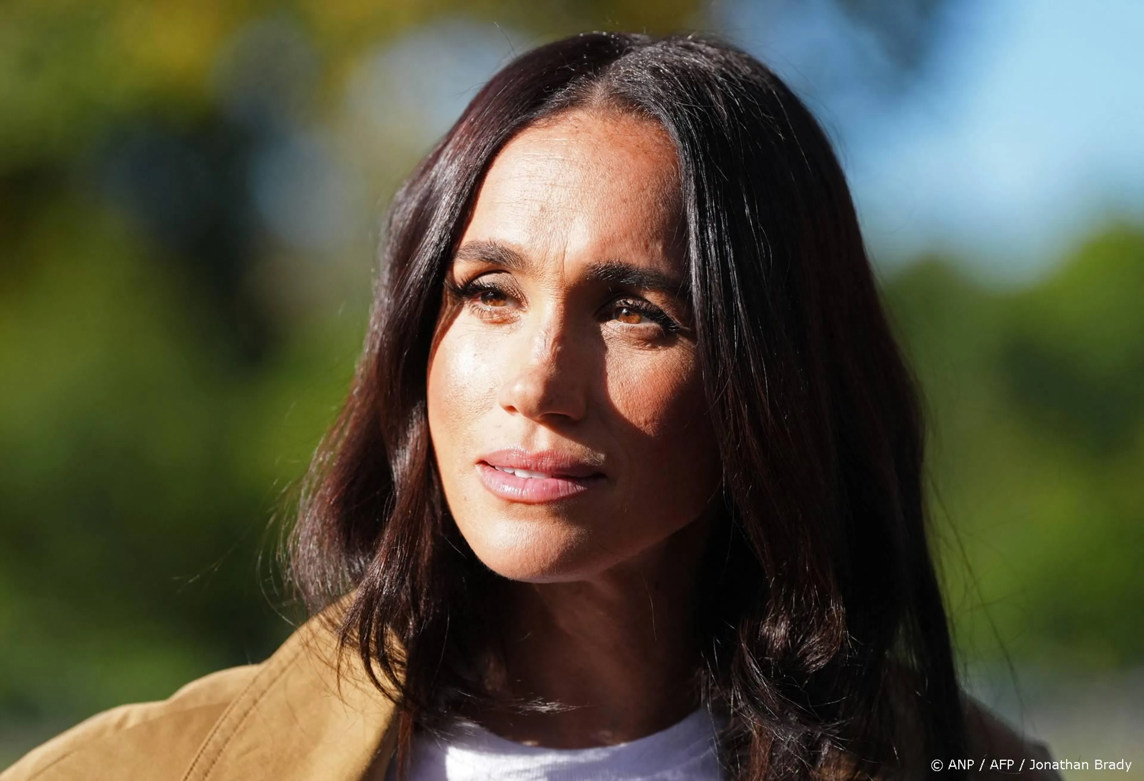 Meghan Markle slaat handen ineen voor geldinzameling meisjesonderwijs