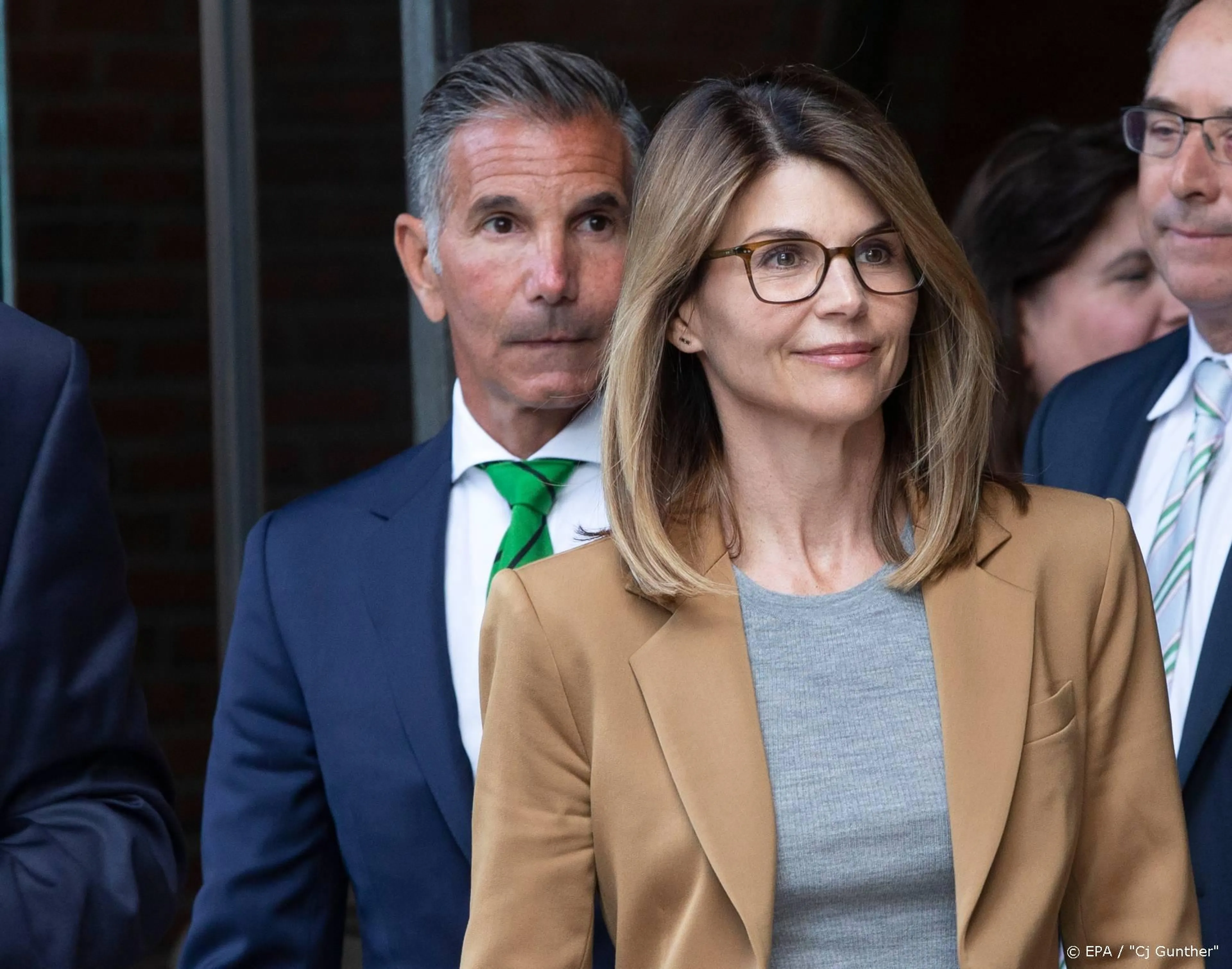 Lori Loughlin en man willen omstebeurt naar gevangenis