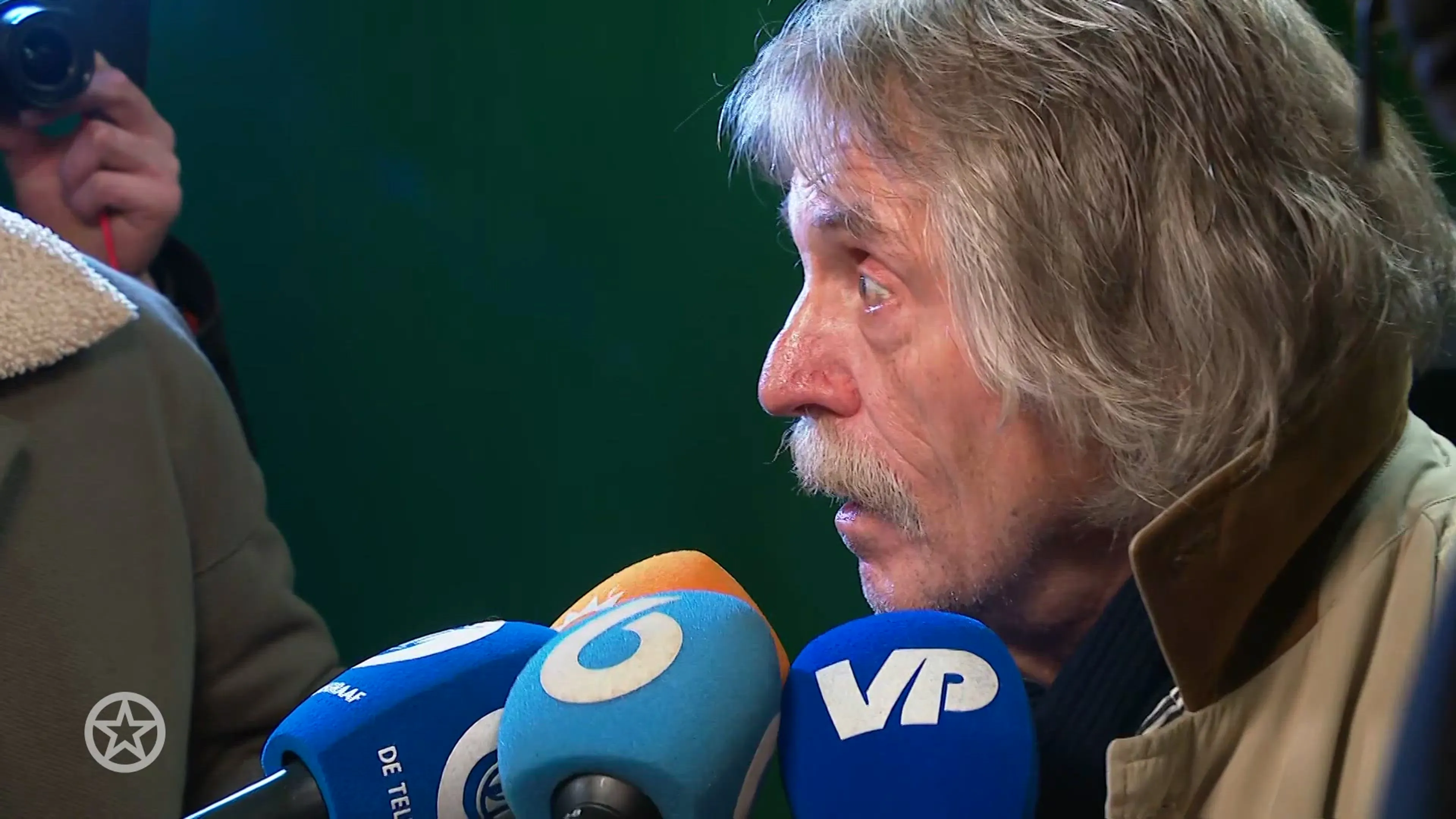 Johan Derksen weer terug na weglopen uit Vandaag Inside