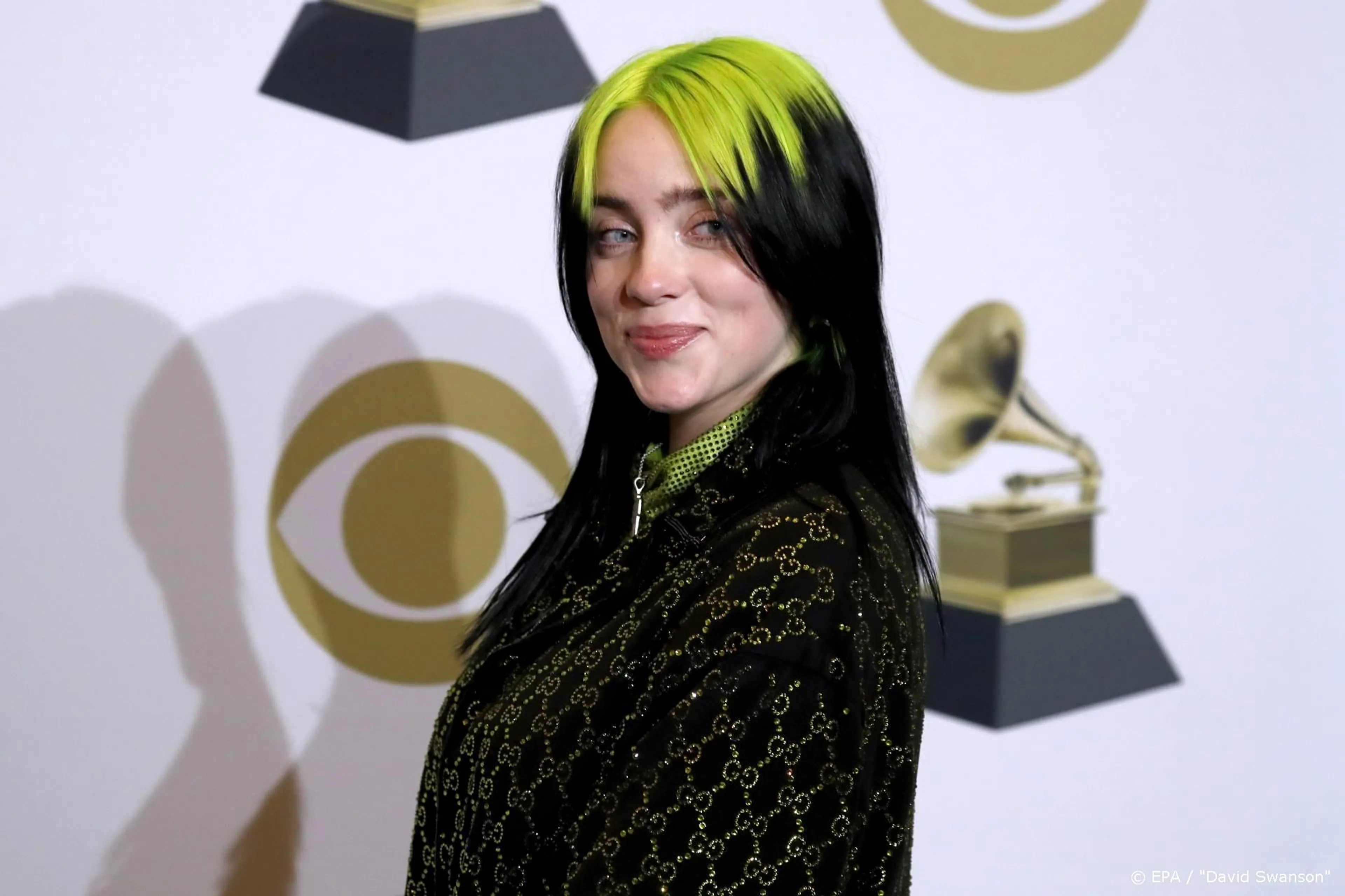 Billie Eilish verdedigt Drake na sms'jes