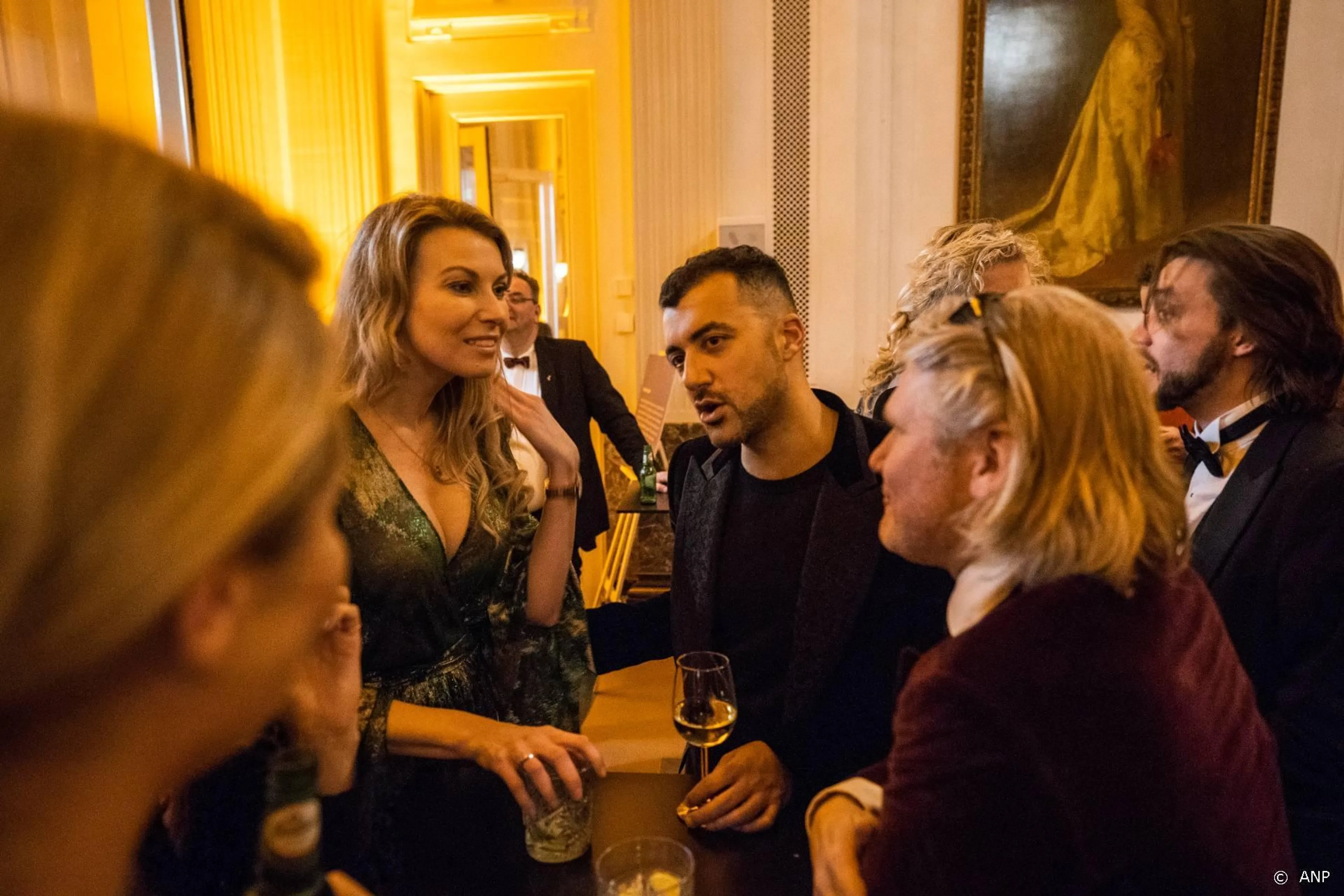 Akyol keert met Onze man in Deventer terug op NPO Radio 1