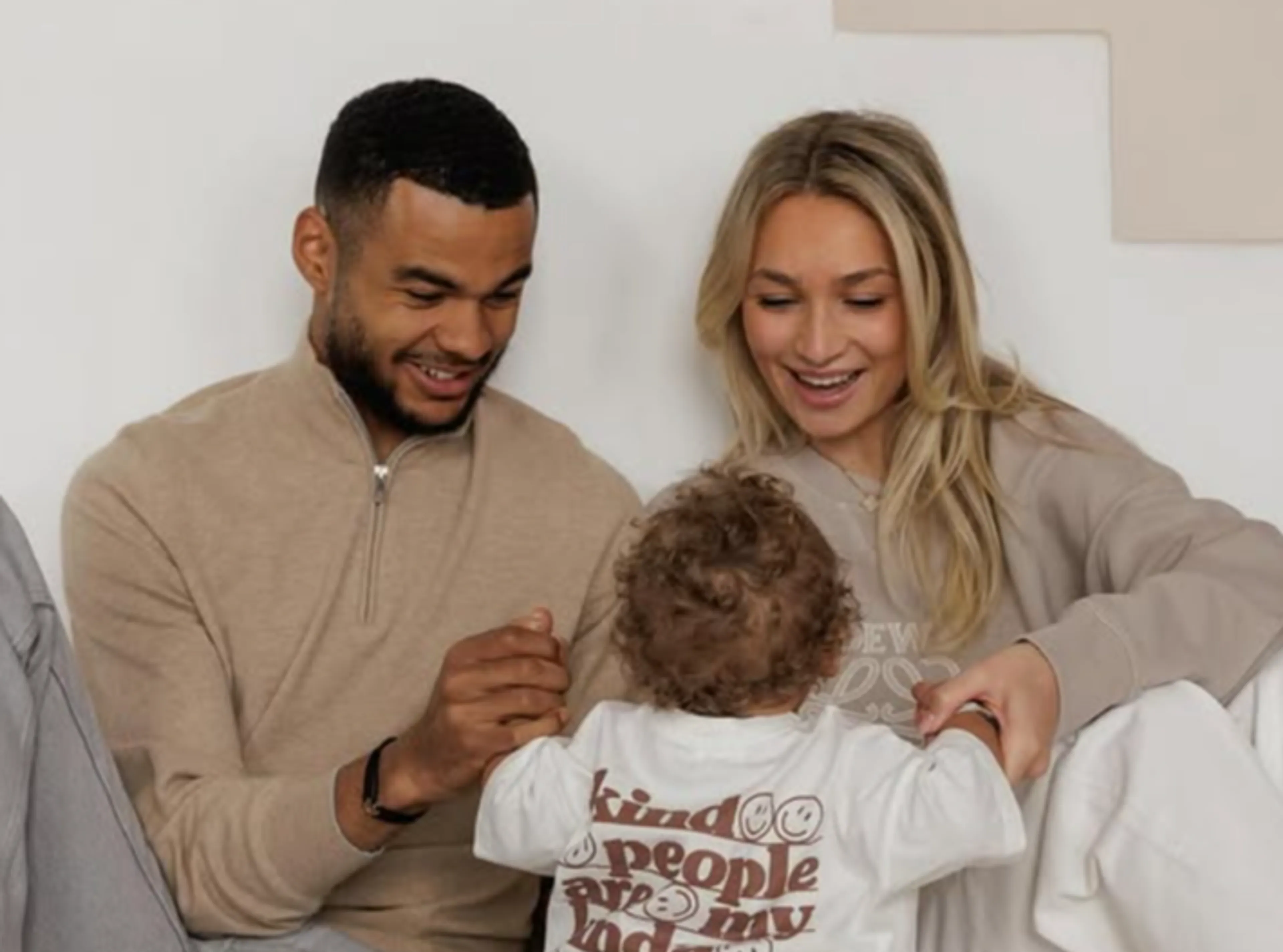 Cody Gakpo en Noa laten weer van zich horen na stilgeboorte zoontje