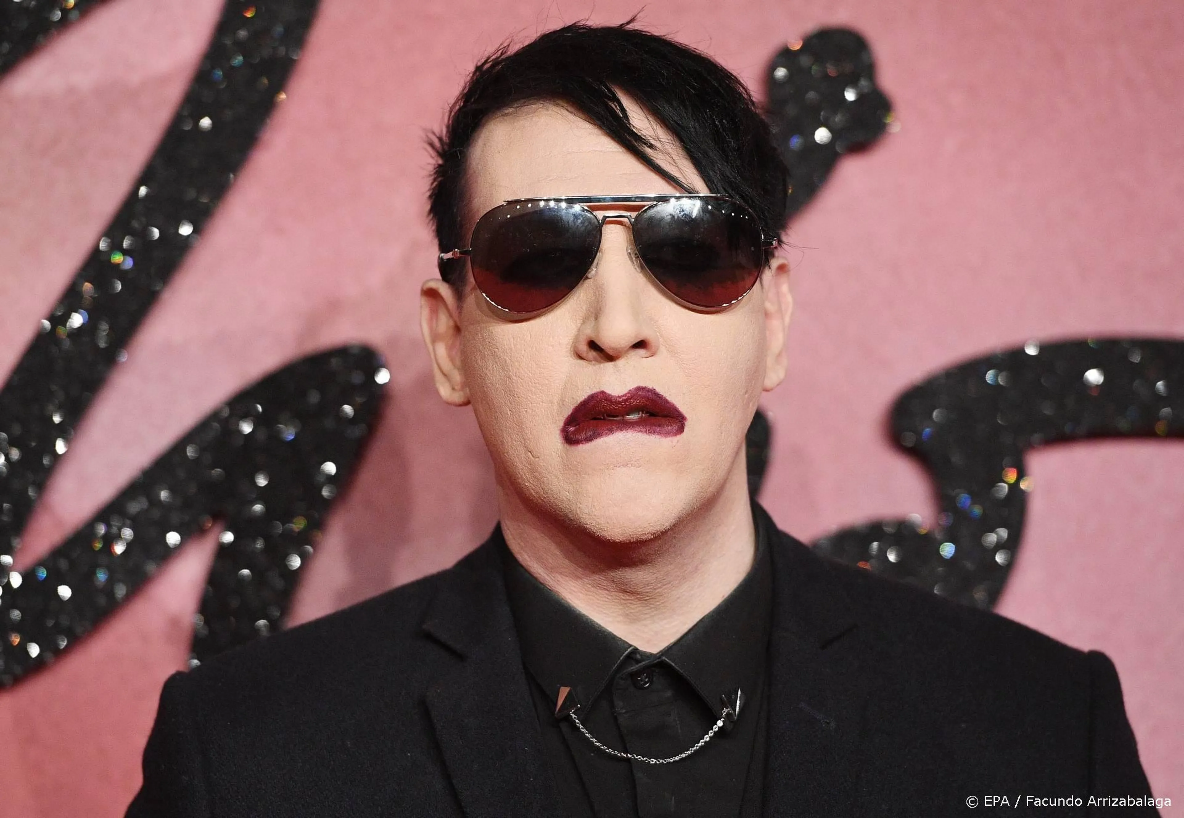 Marilyn Manson gaat zichzelf aangeven