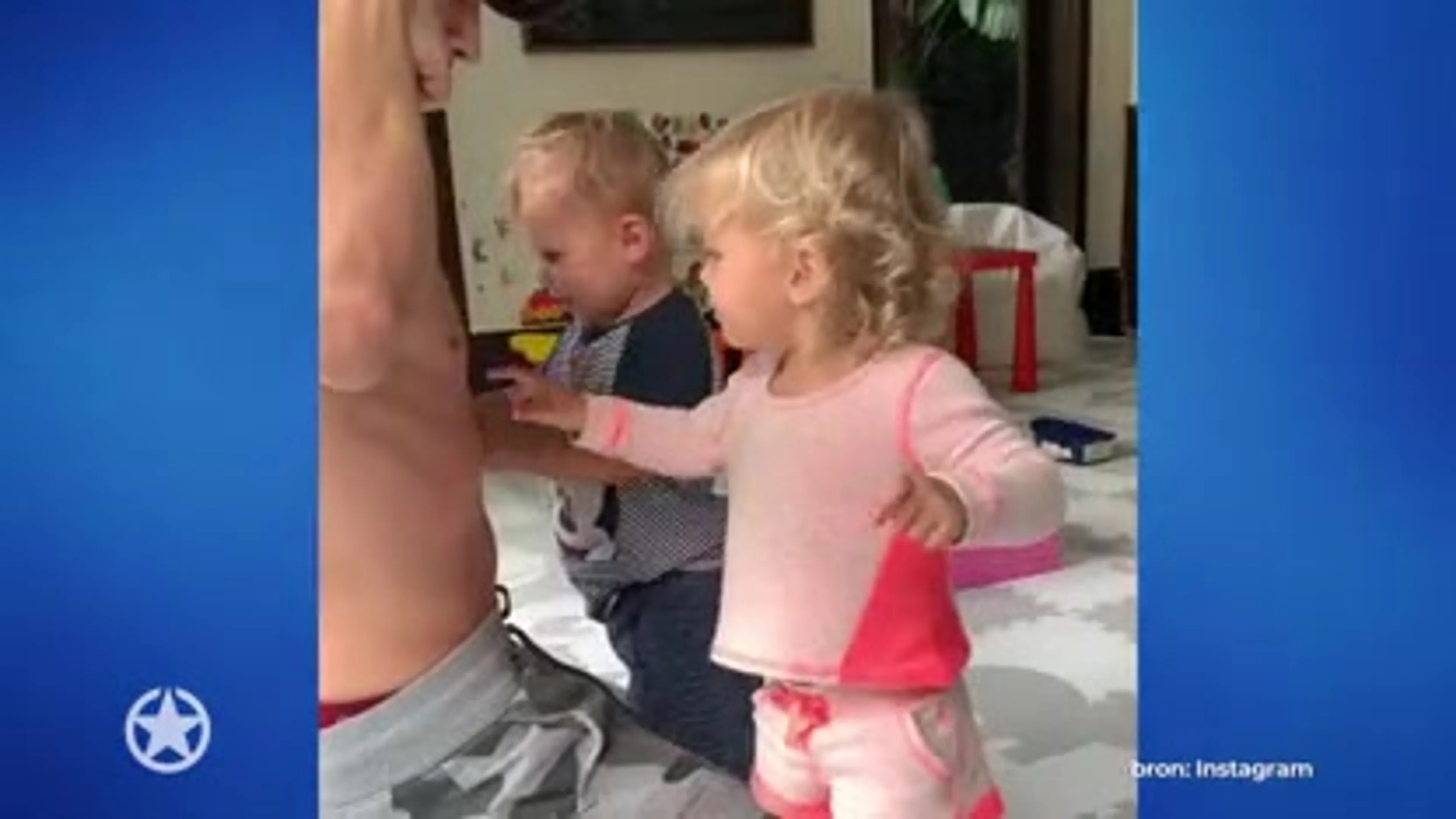 Tweeling Enrique Iglesias en Anna Kournikova groeit als kool