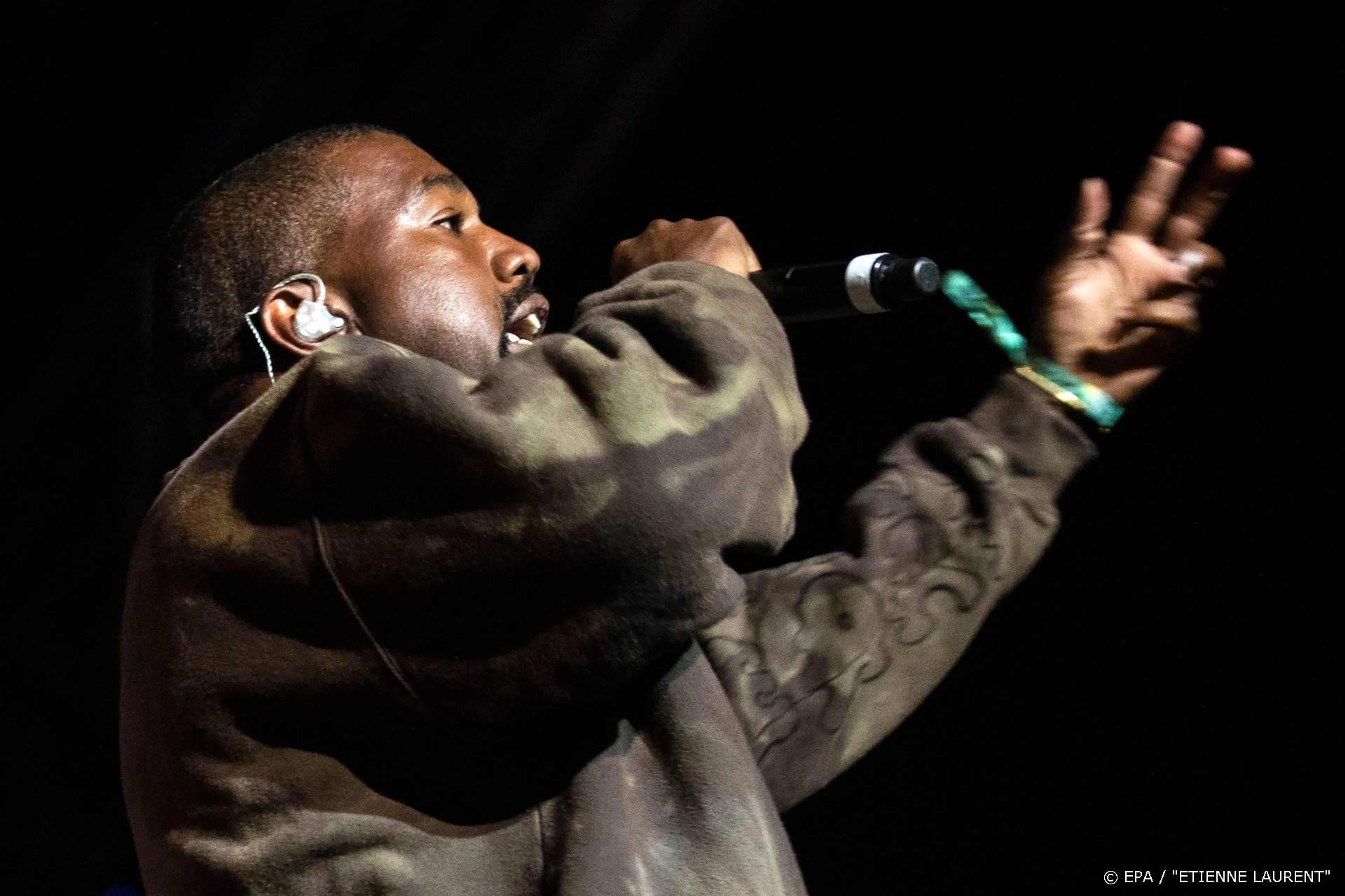 Nieuwe single Kanye verschijnt bijna