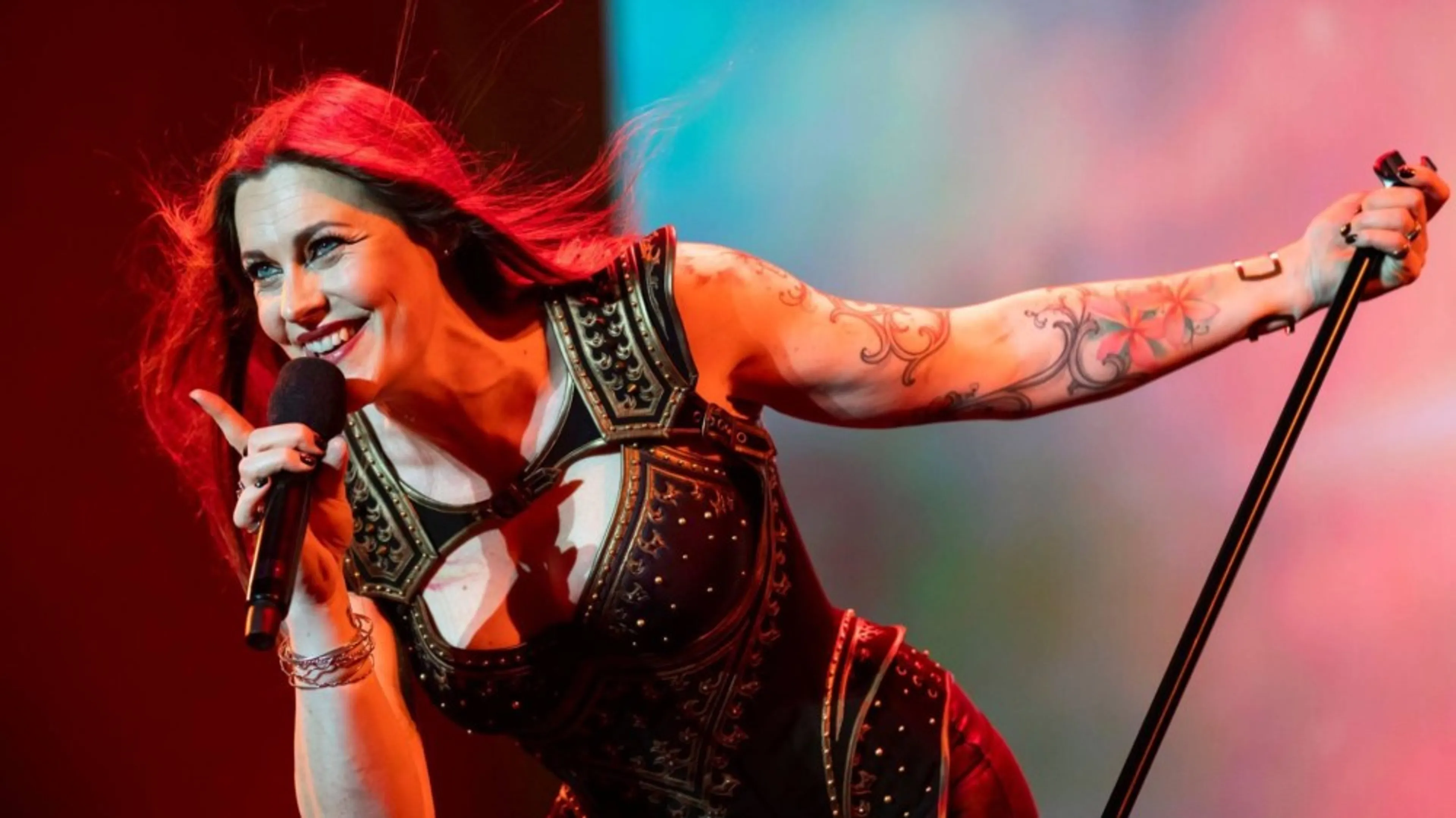 Zo gaat het met Floor Jansen en haar gezin in coronacrisis