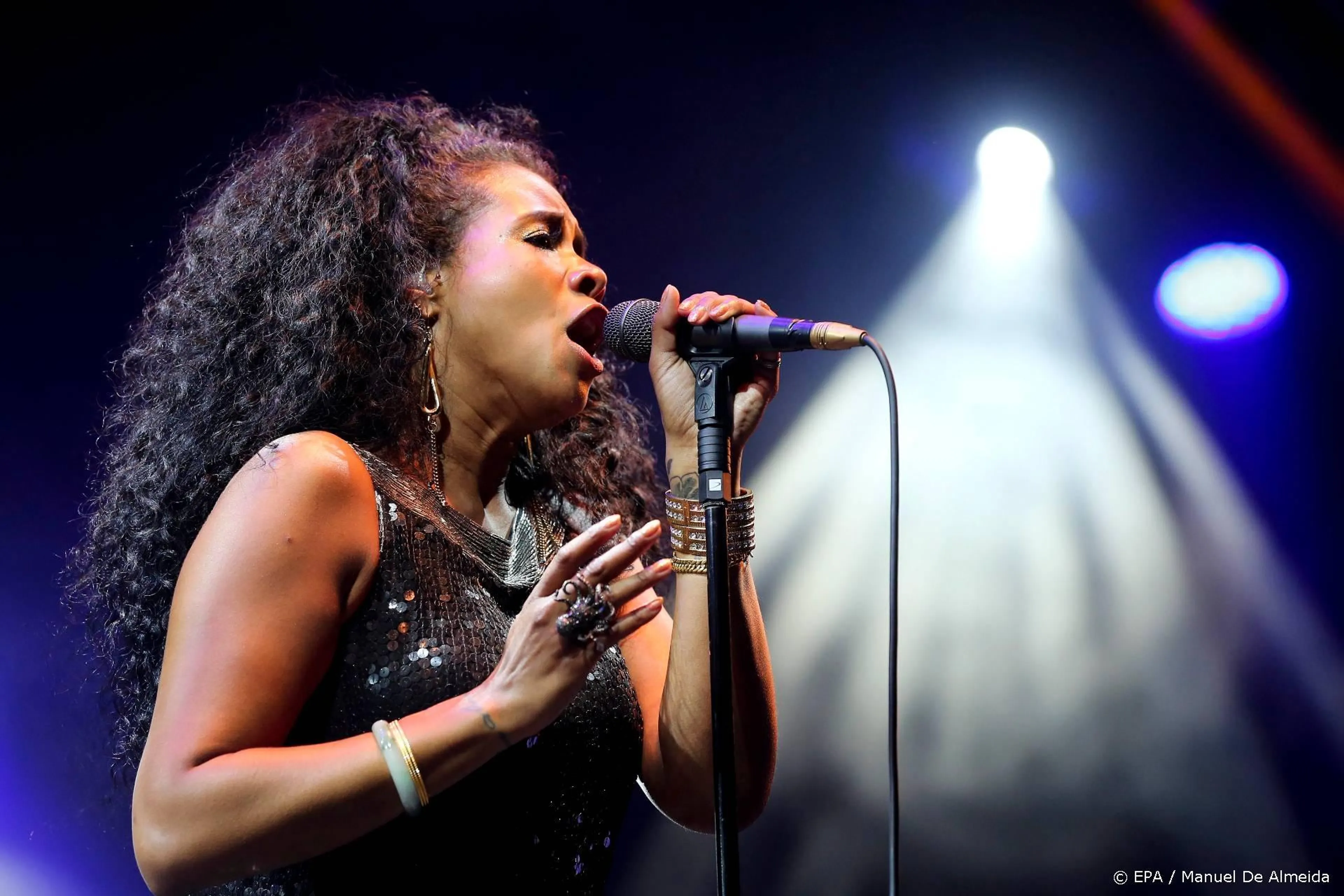 Kelis zet dochter op de wereld