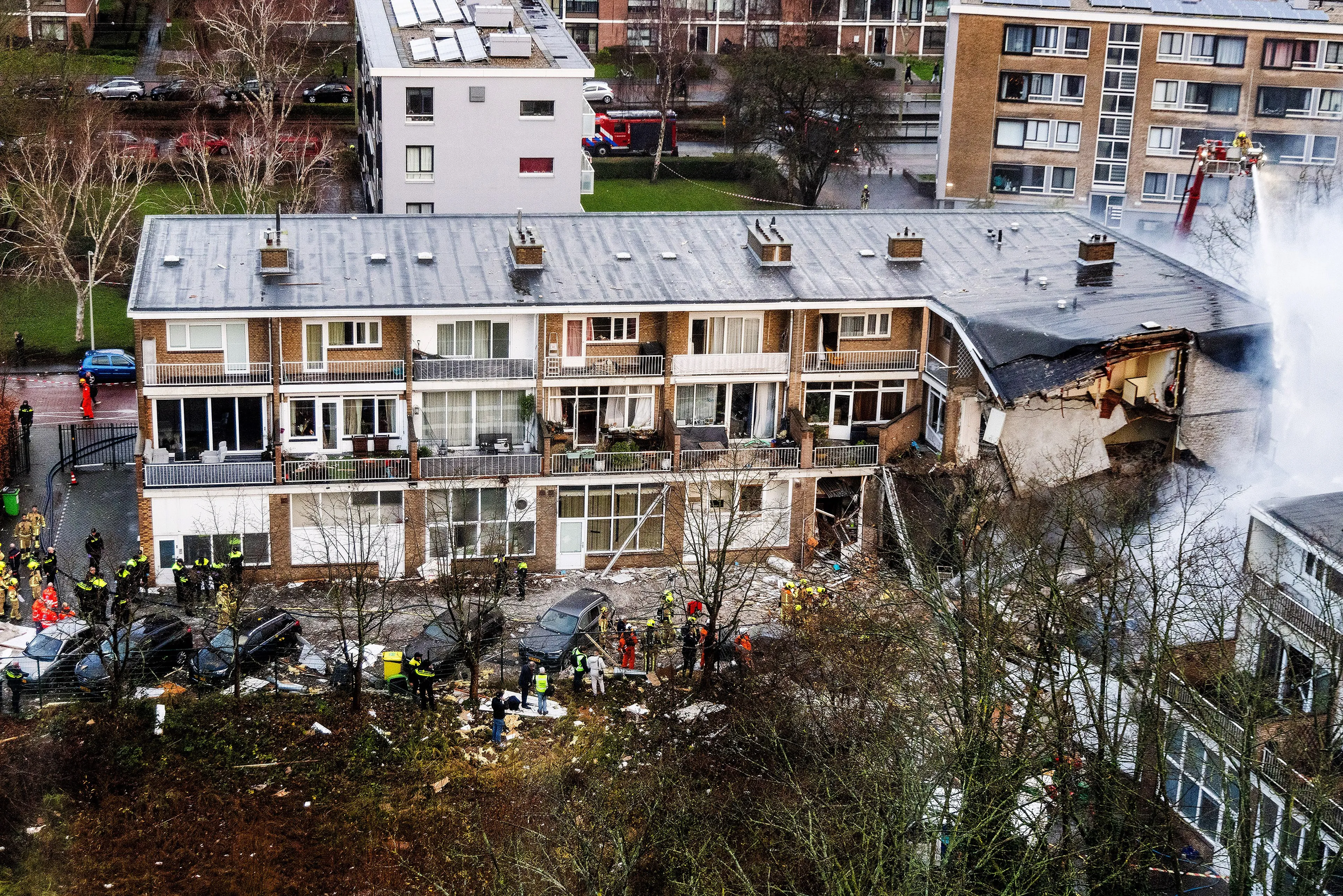 Koningspaar in gedachten bij getroffenen explosie Den Haag