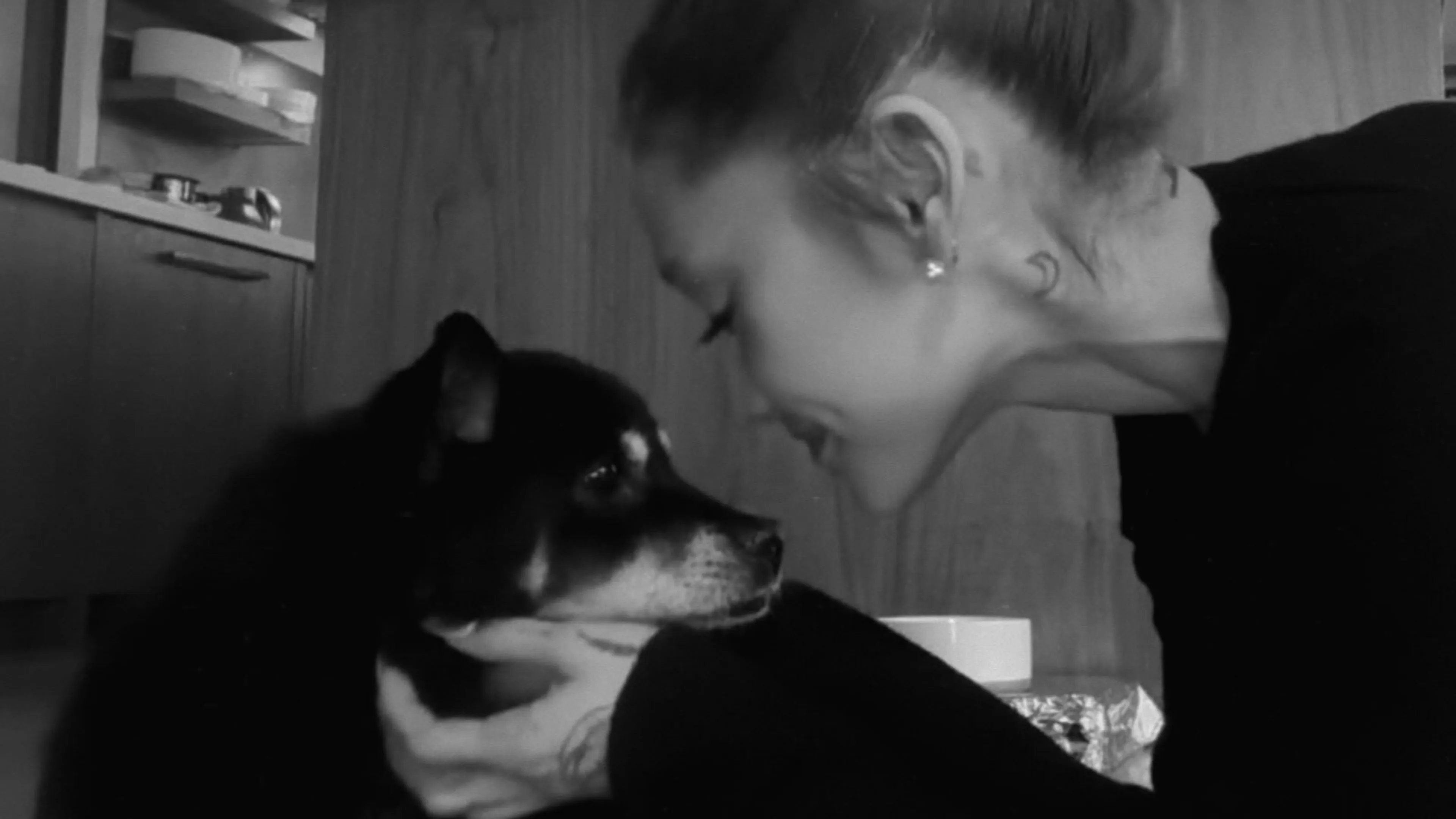 Ariana Grande in rouw om overleden hondje Coco: 'Ik zal je elke dag missen'