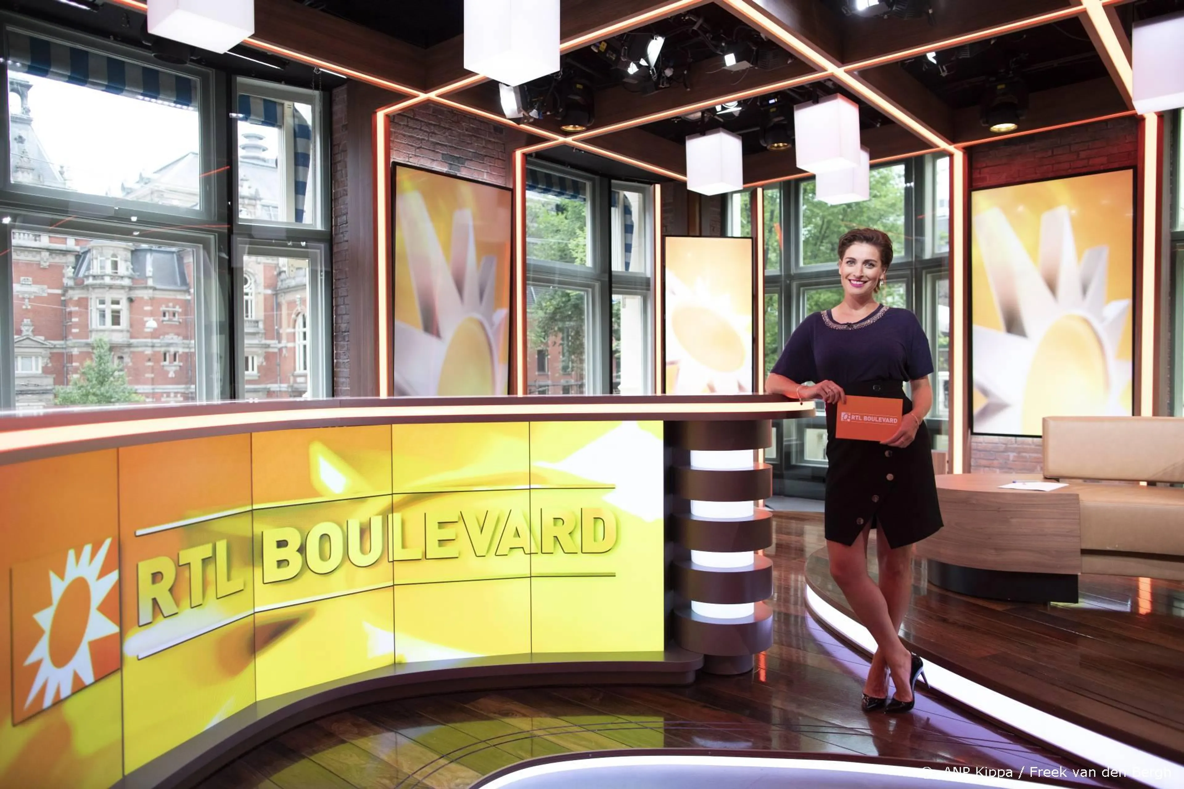 Oude decor RTL Boulevard verwerkt in nieuwe studio
