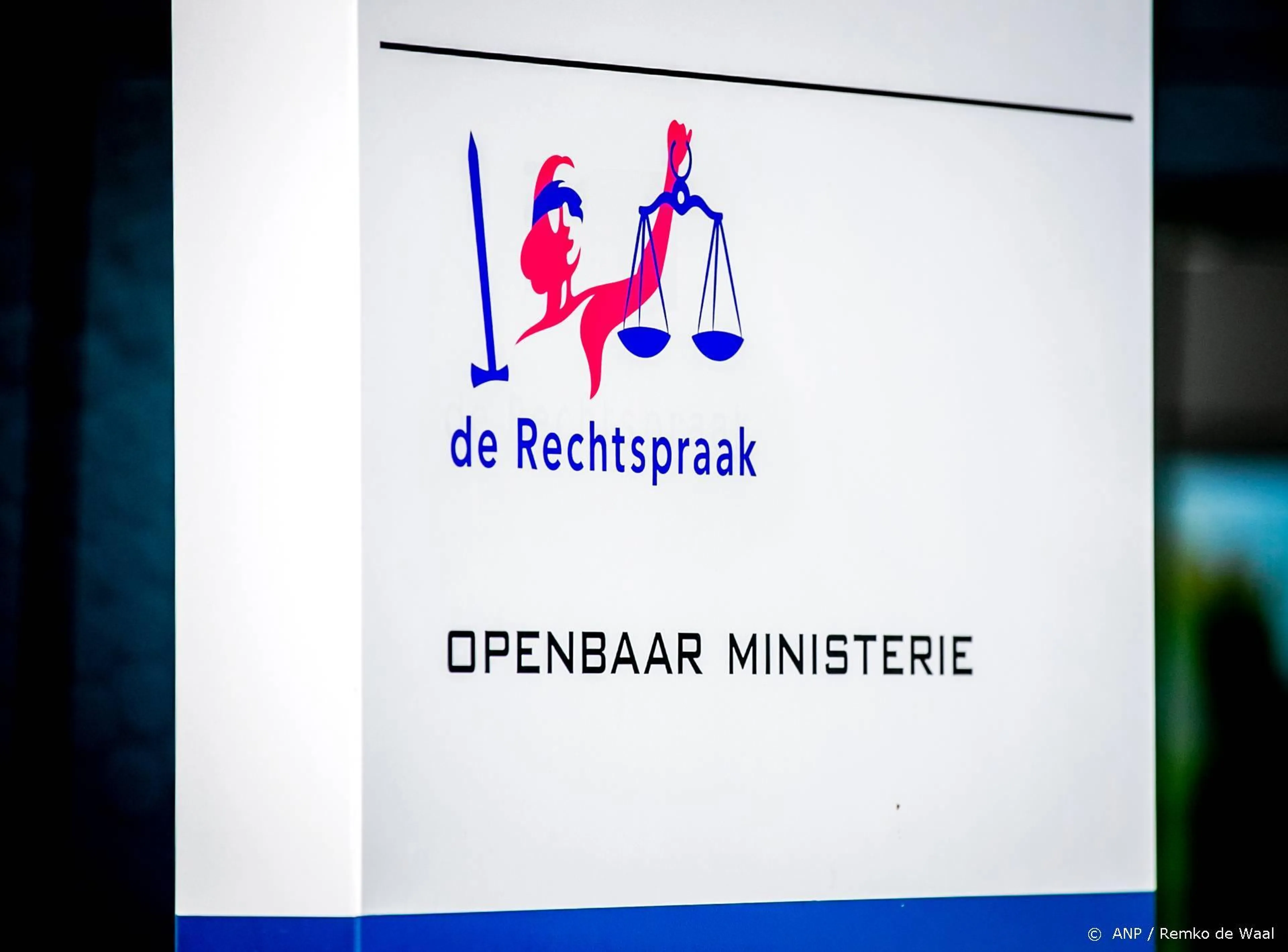 Drie verdachten handel valse merkartikelen langer vast