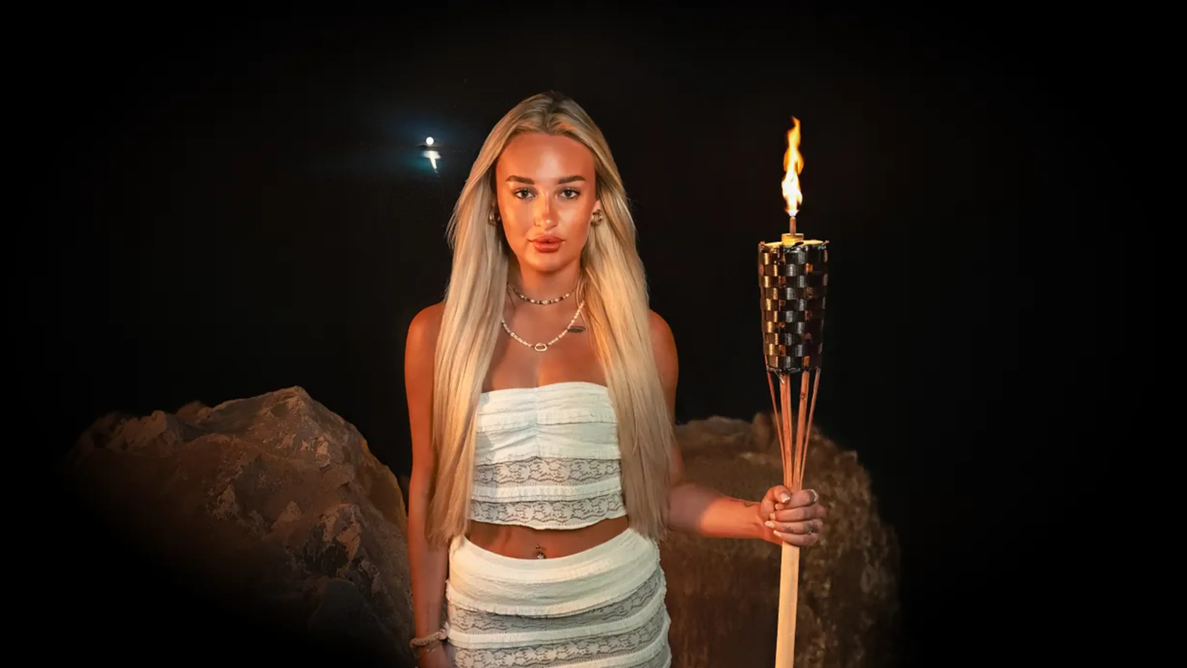 Temptation Island-Reshum deelt pikante foto's: 'Mijn vader raadde het me aan'