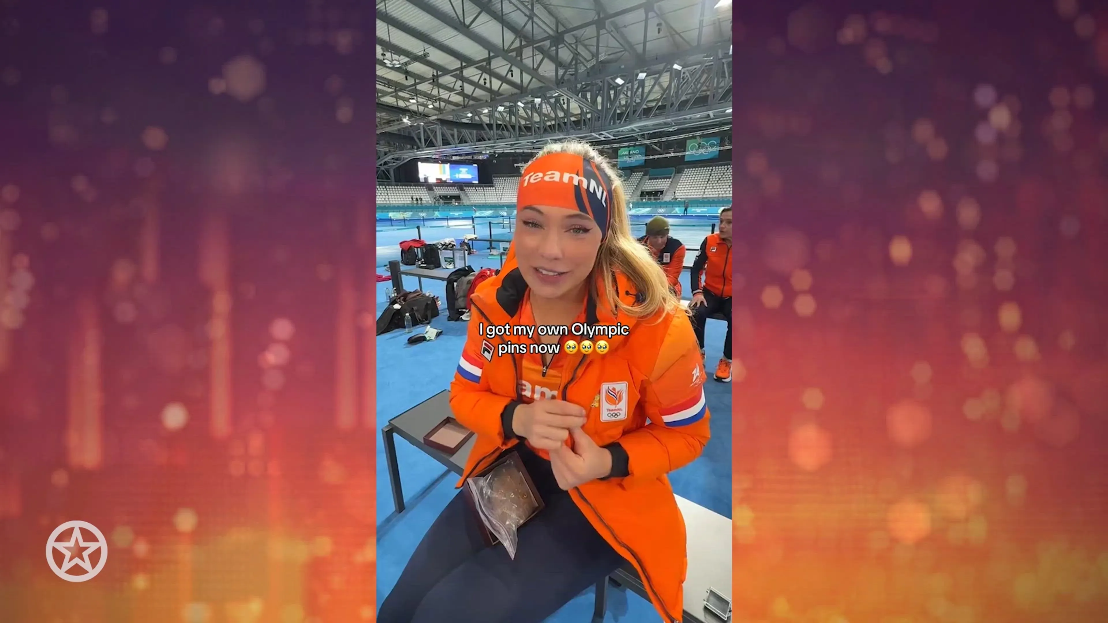Jutta Leerdam laat haar Thor-pin zien