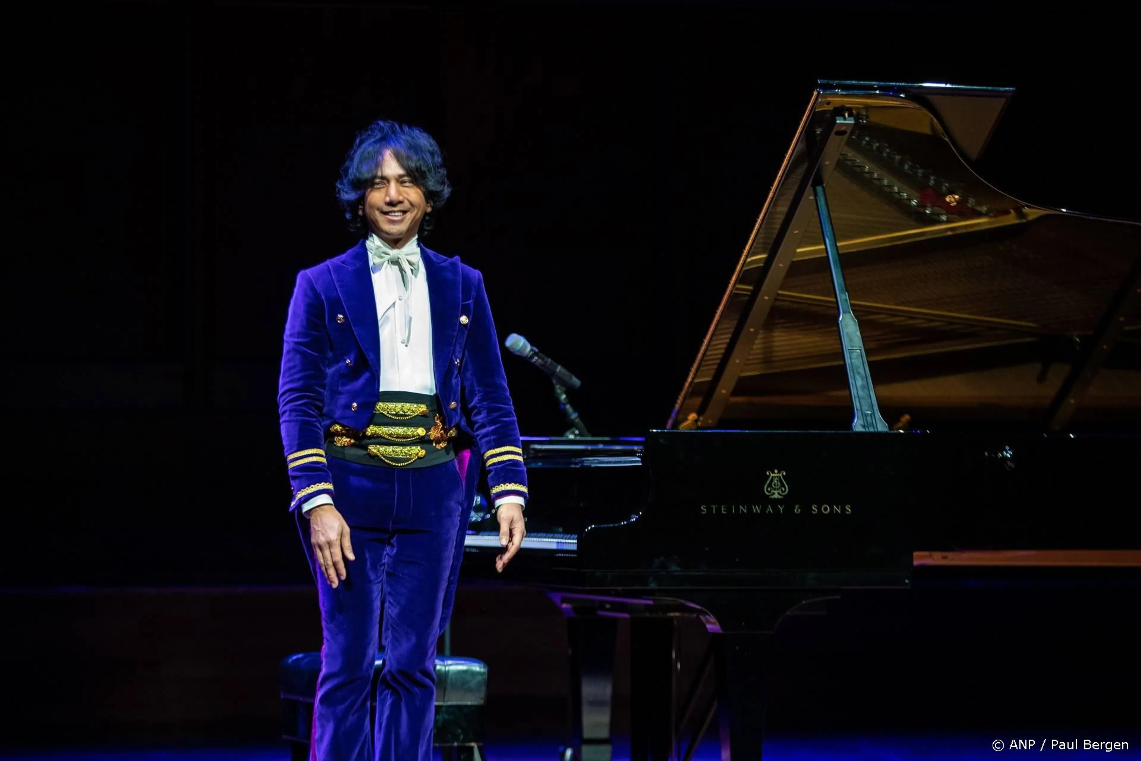 Wibi Soerjadi beëindigt concert vroegtijdig: 'Het spijt me oprecht'