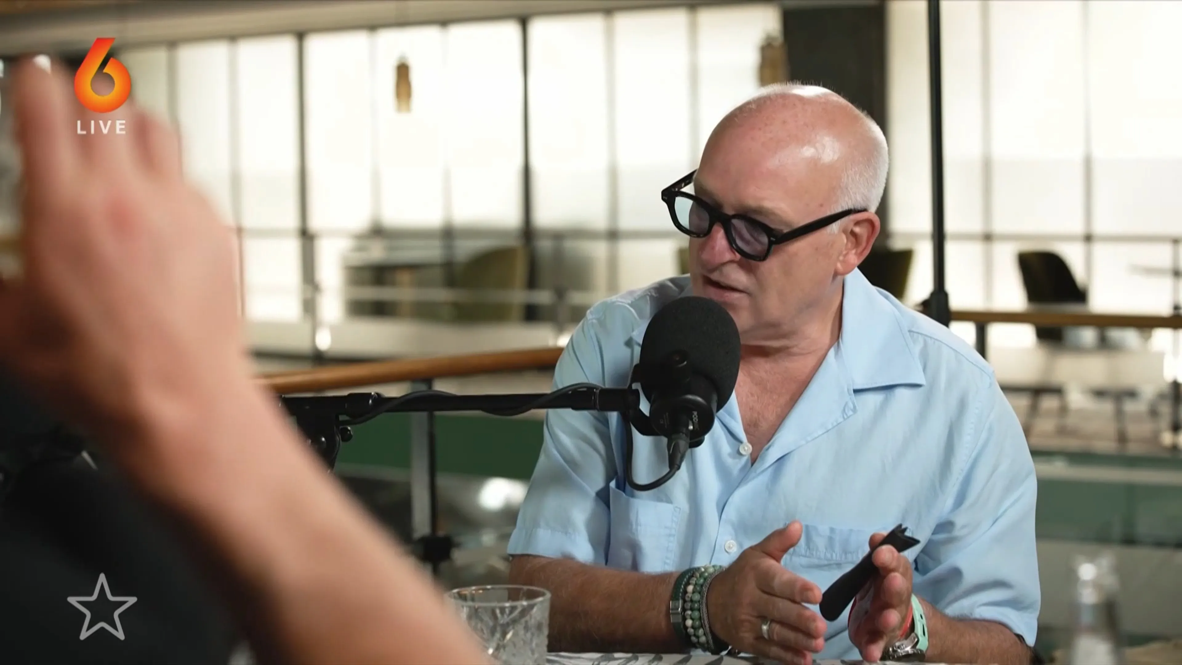 René van der Gijp kritisch op Estavana Polman als vaste tafelgast bij VI