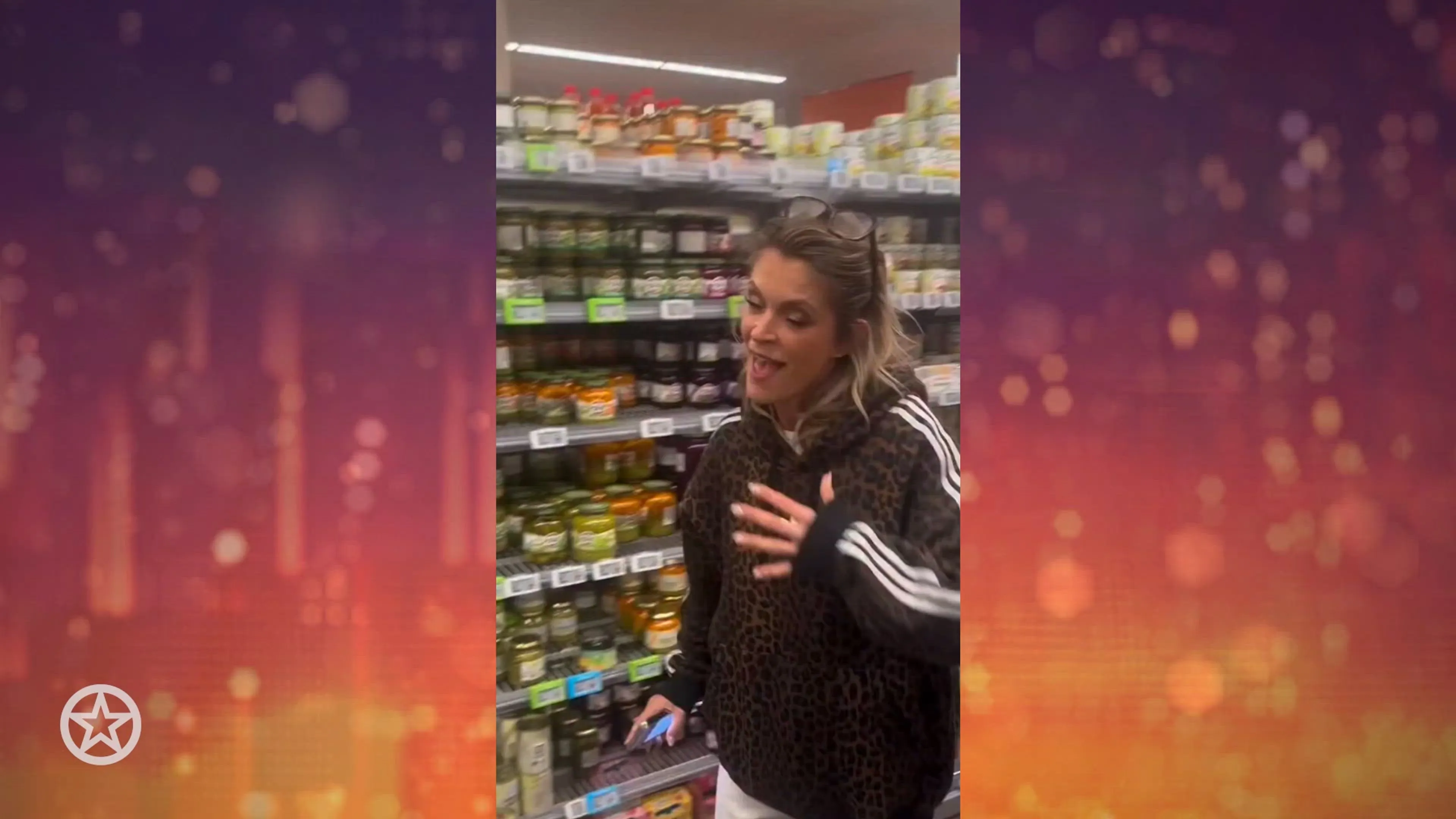 Karen Damen (K3) repeteert in de supermarkt