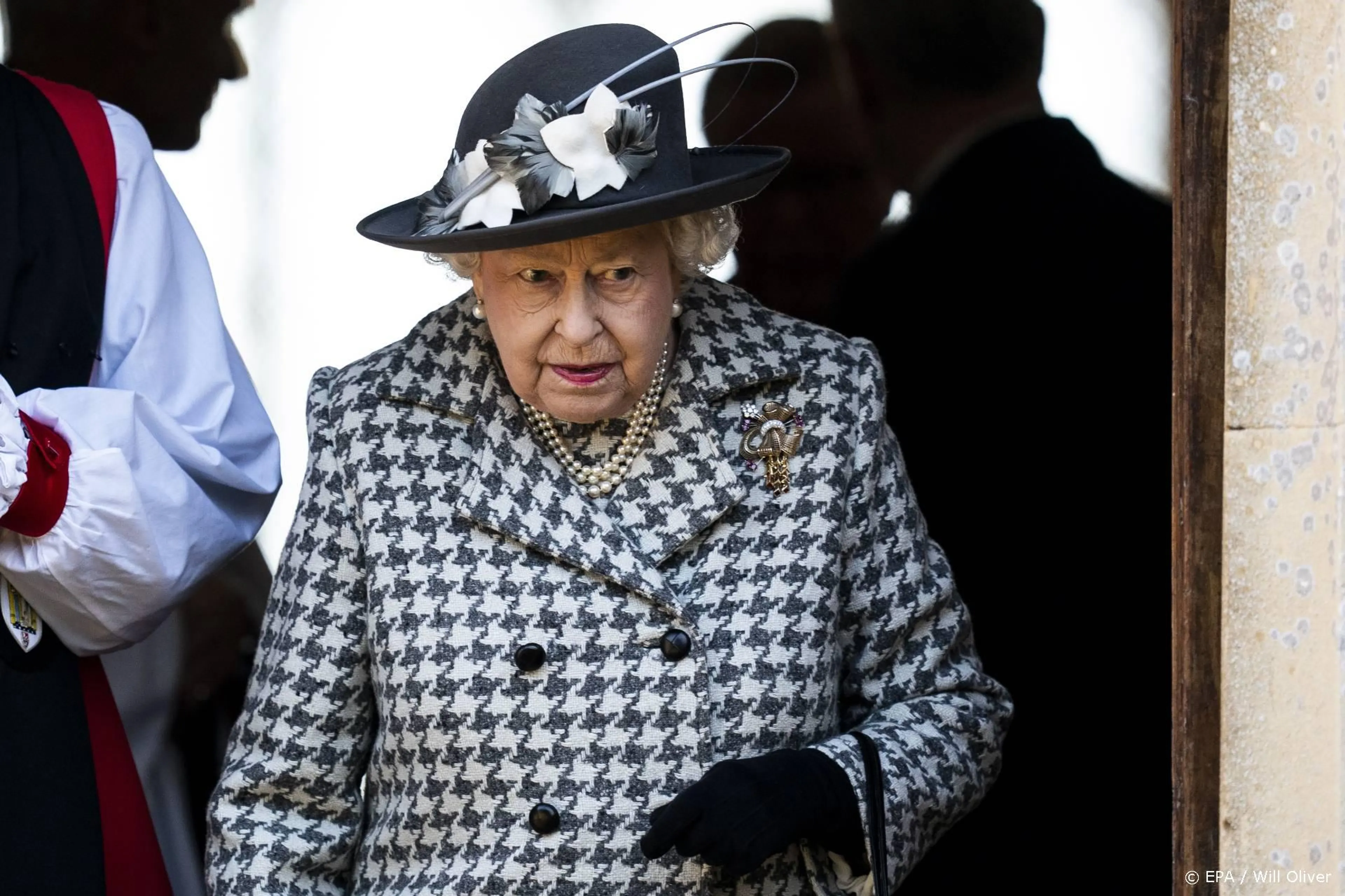 Meisje (1) verkleedt als 'Queen' ontvangt reactie koningin Elizabeth
