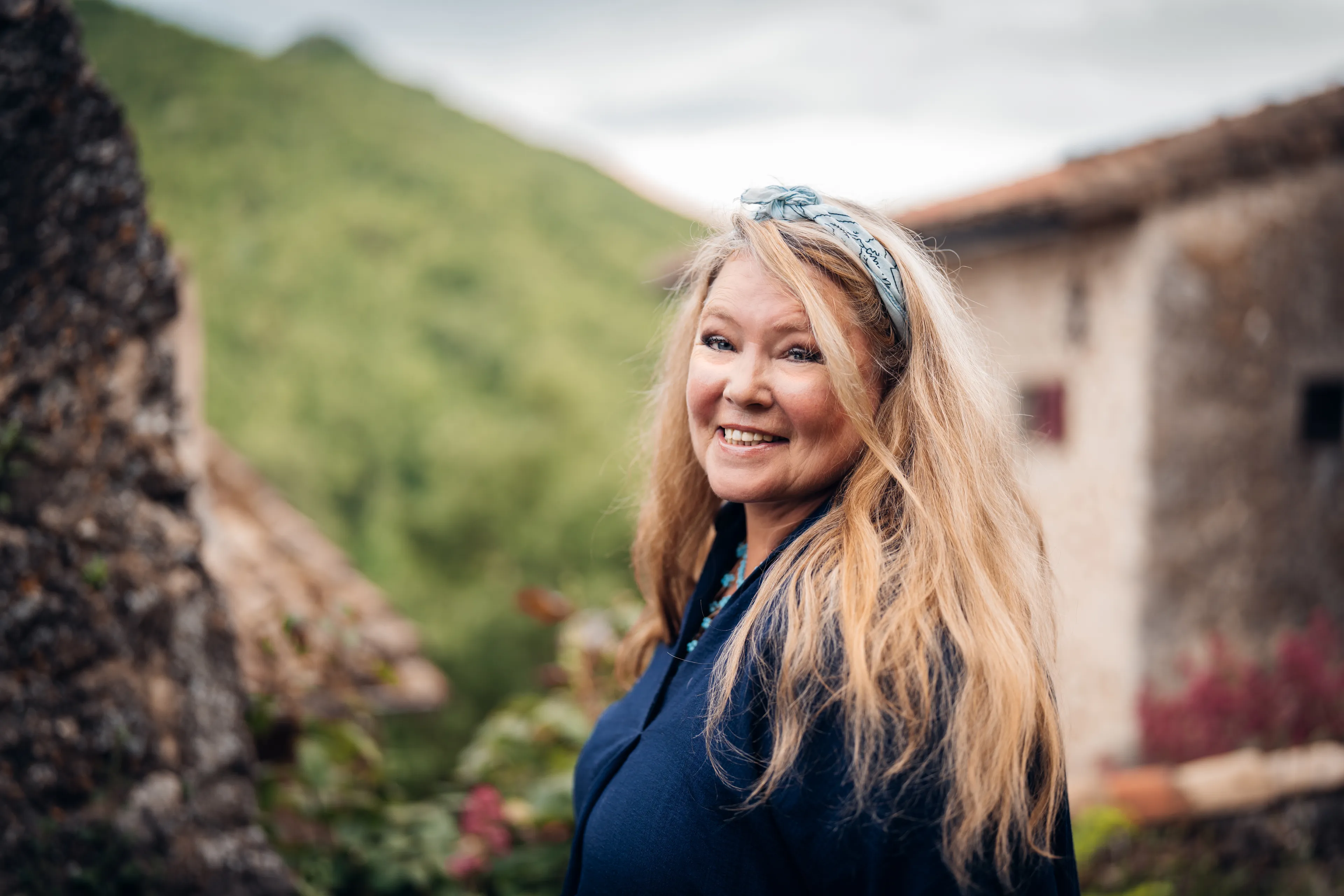 Nieuwe 'elitaire' B&B Vol Liefde-eigenaresse Mireille maakt verrassende entree